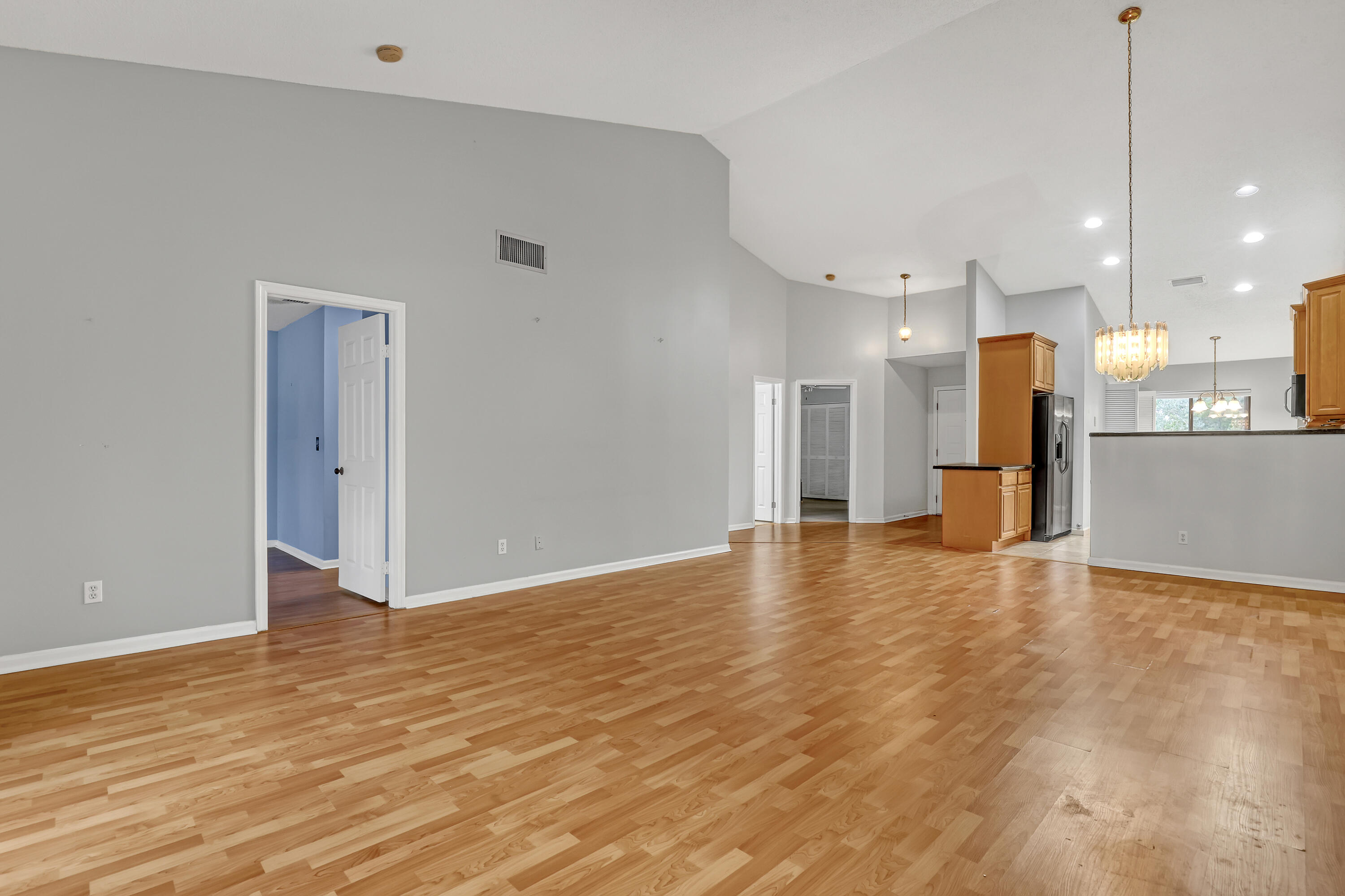 1143 Duncan Circle 203