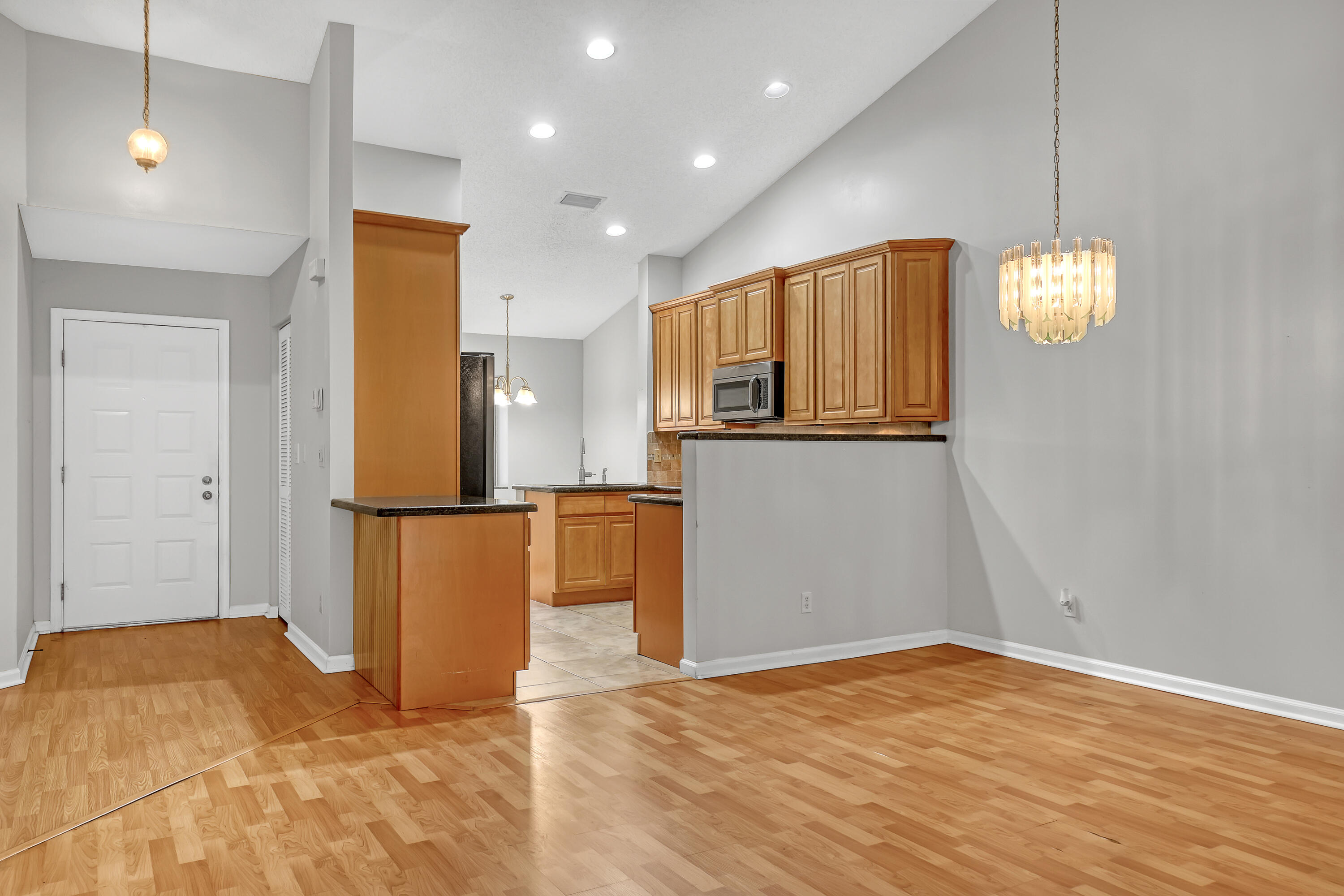 1143 Duncan Circle 203