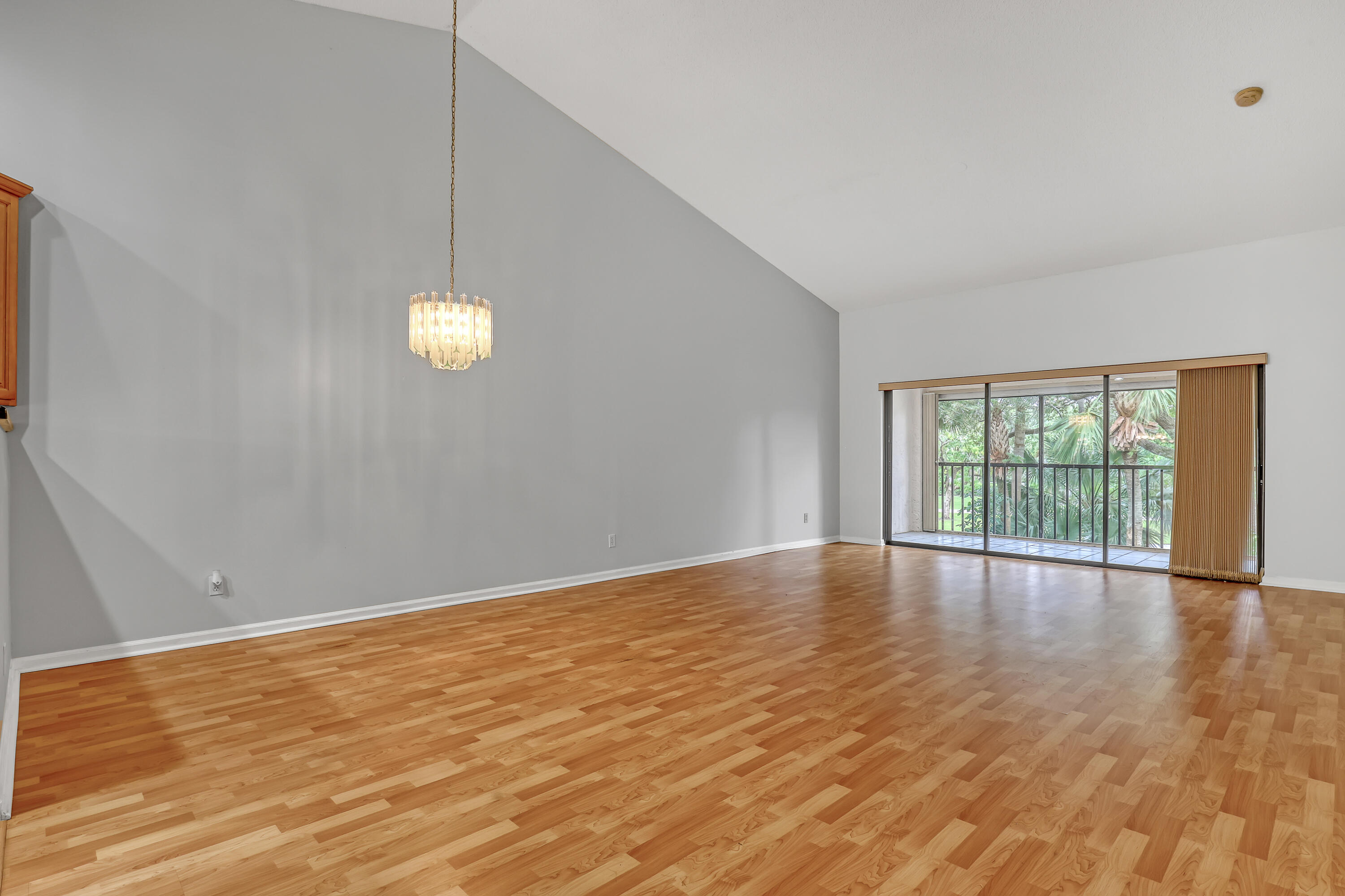 1143 Duncan Circle 203