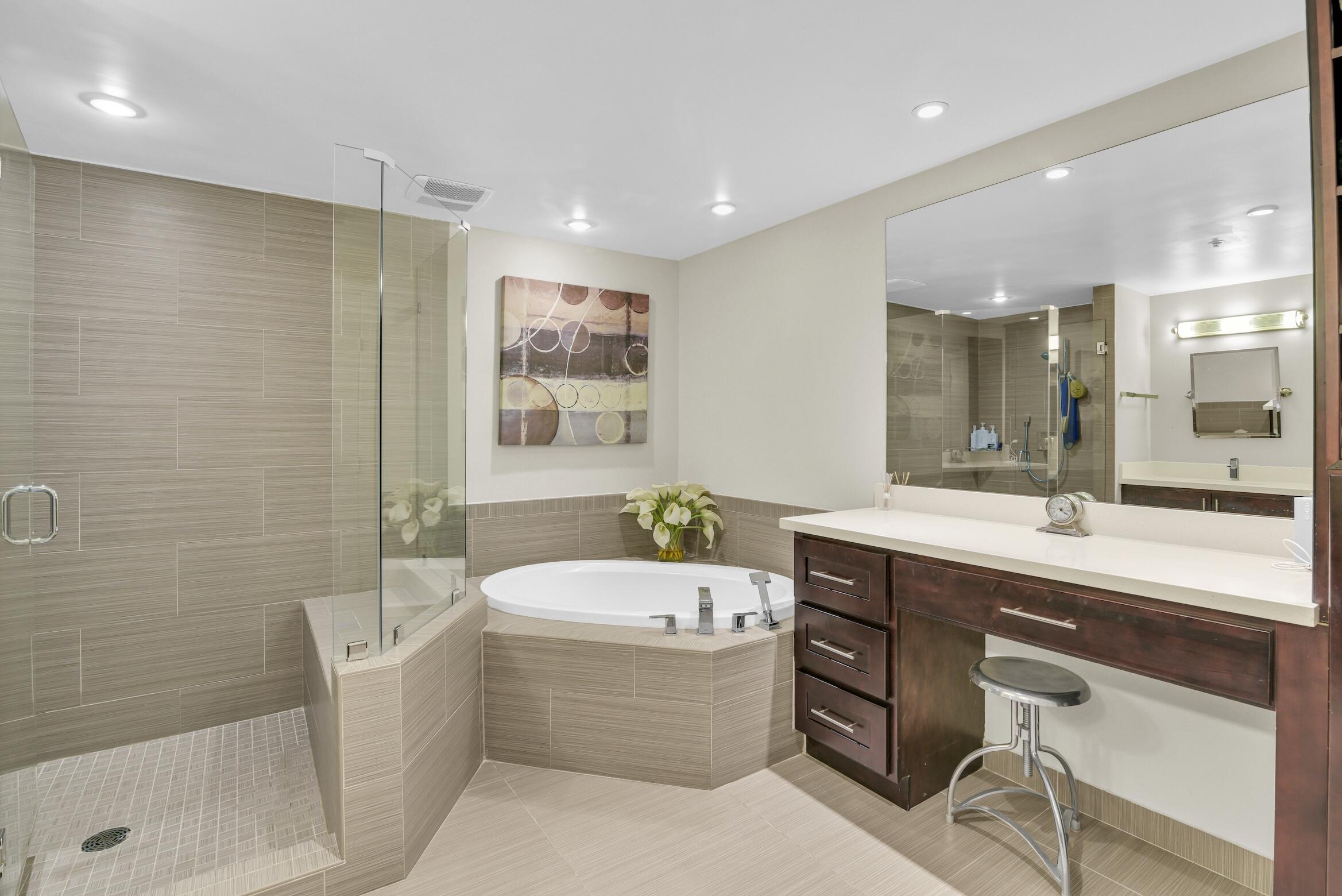 2110 N Ocean Boulevard 7b