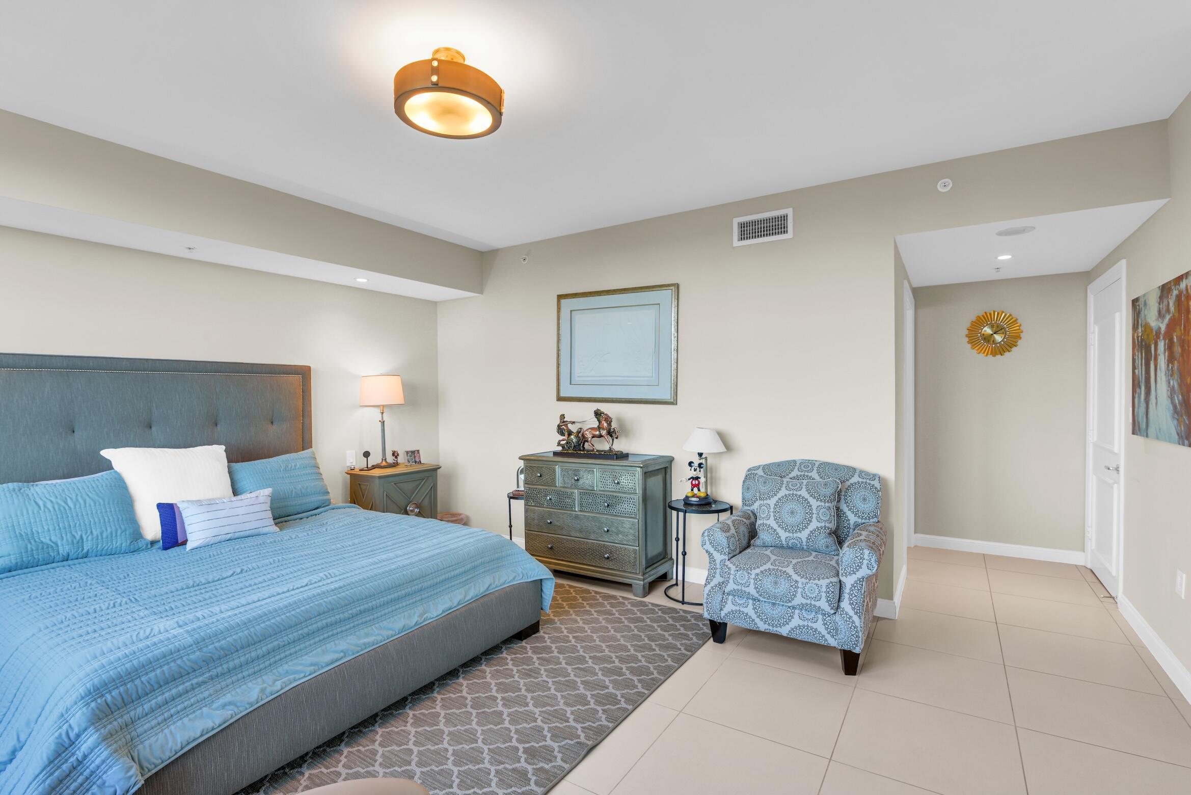 2110 N Ocean Boulevard 7b