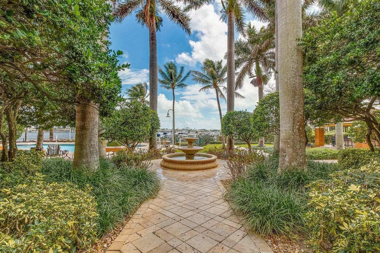 135 Yacht Club Way 309