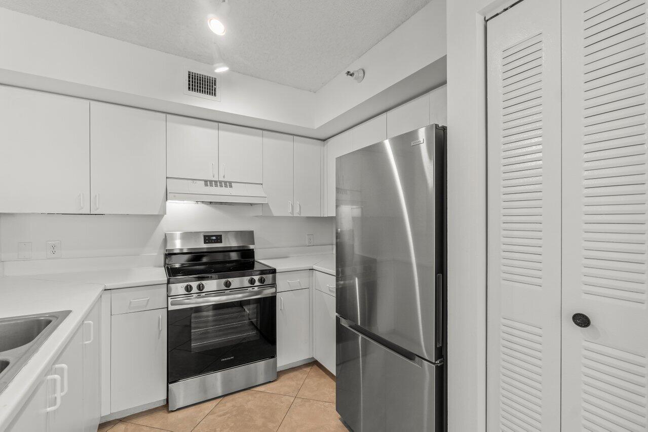 135 Yacht Club Way 309