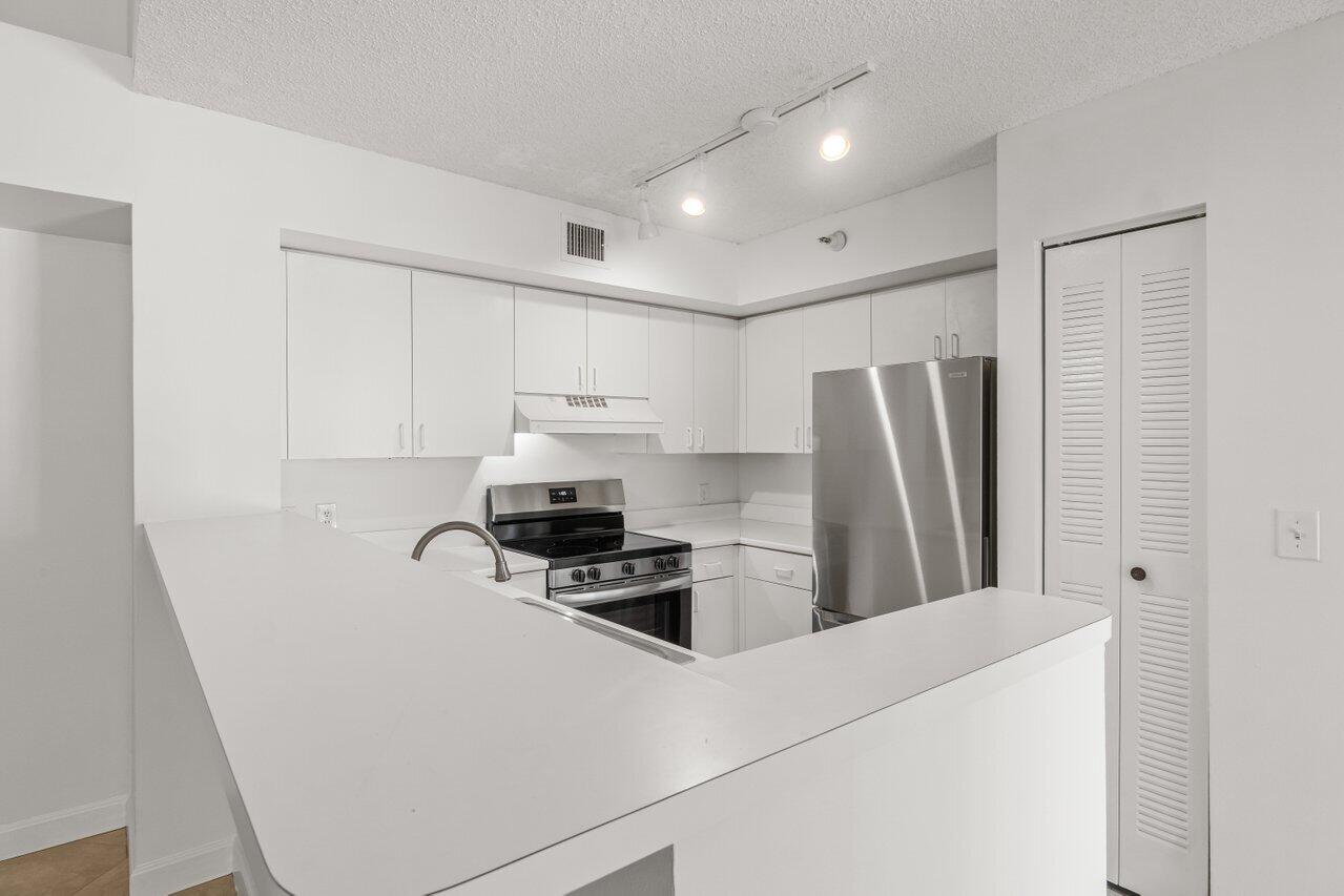 135 Yacht Club Way 309