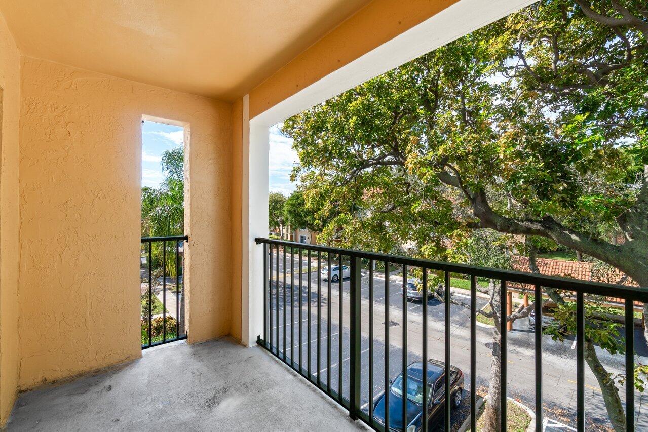 135 Yacht Club Way 309