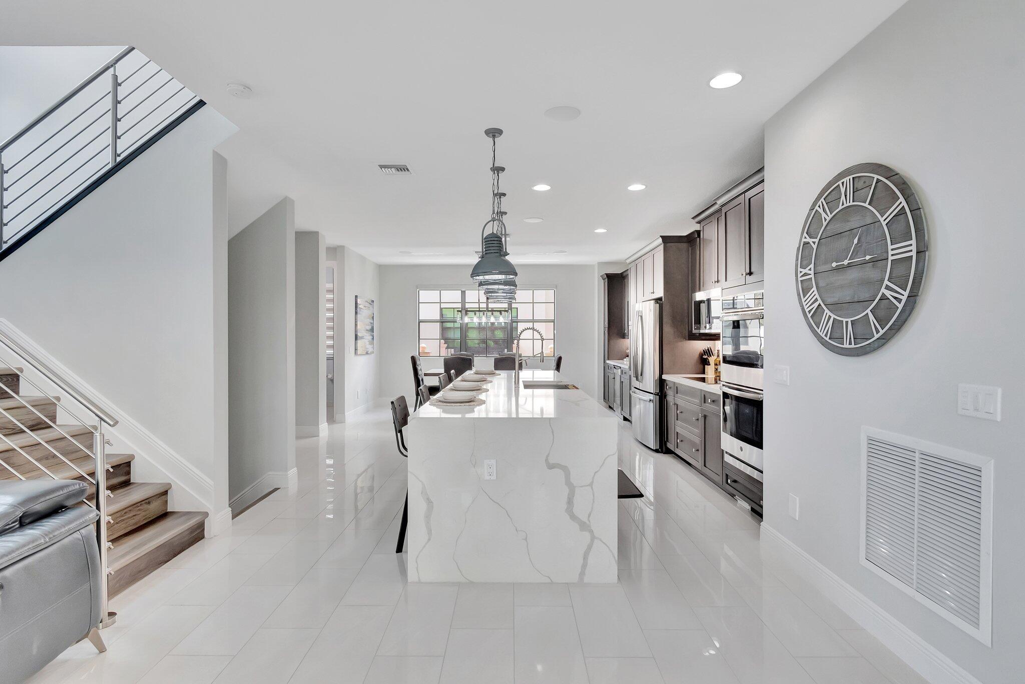 623 Windward Circle S