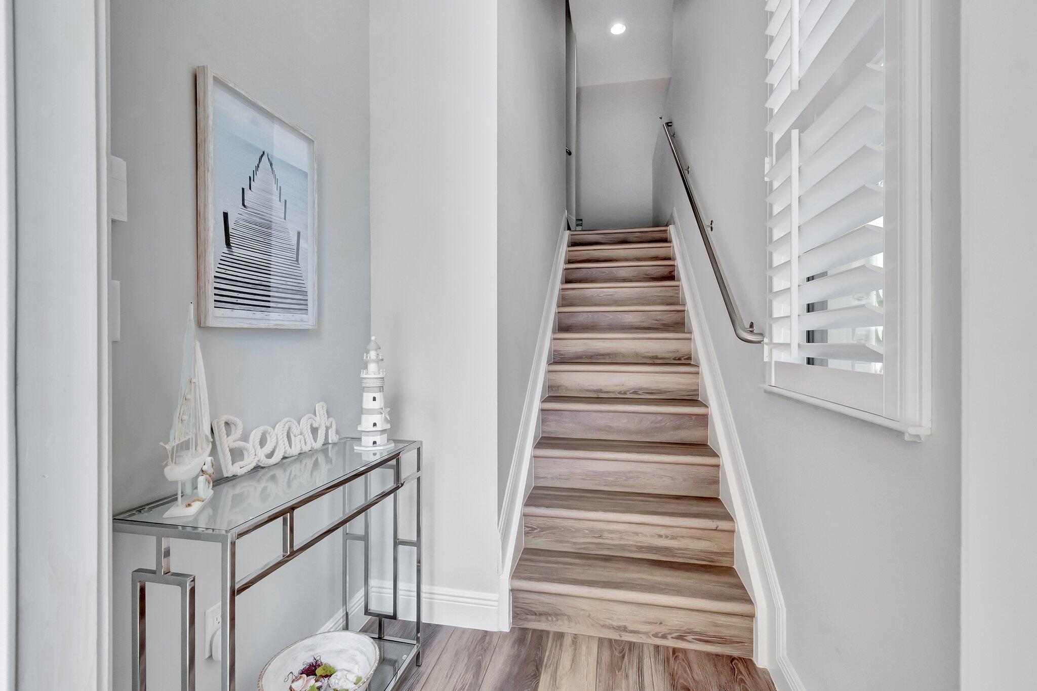 623 Windward Circle S