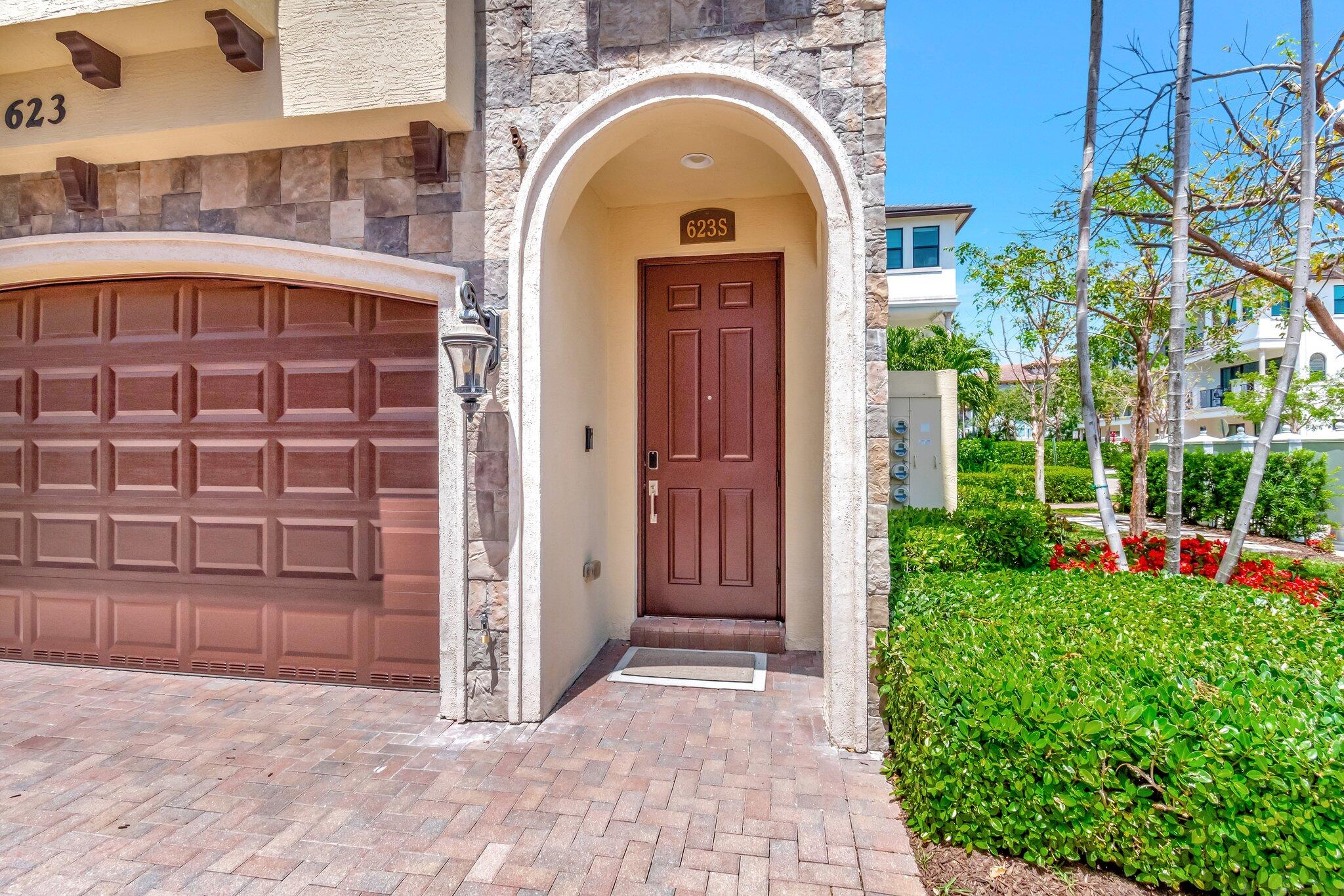 623 Windward Circle S