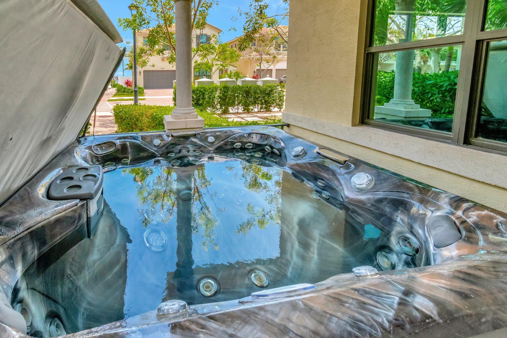 623 Windward Circle S