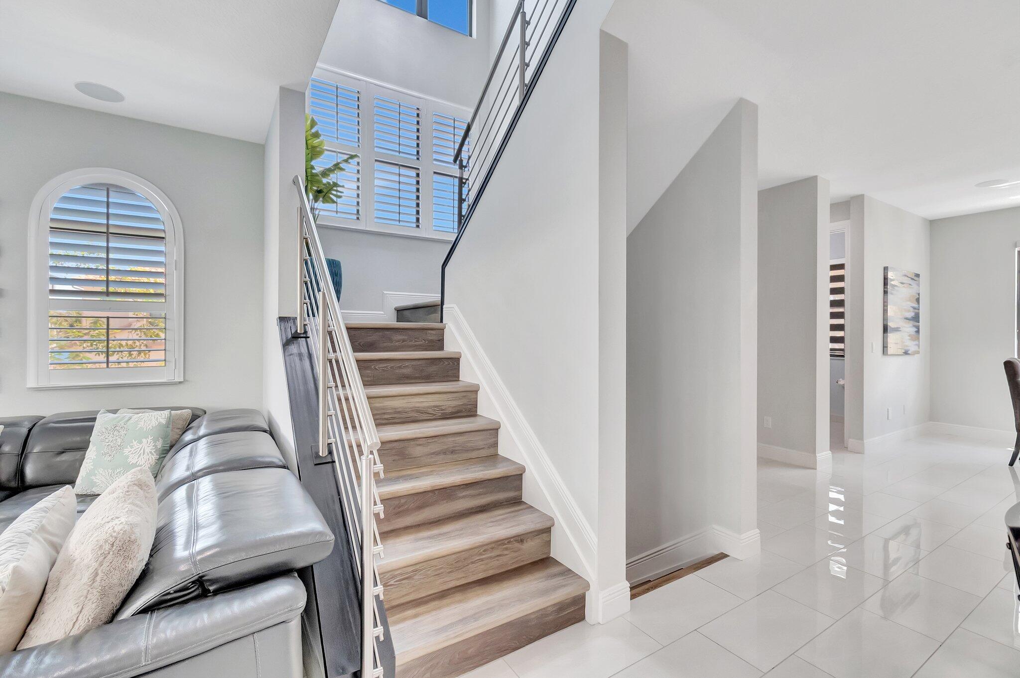 623 Windward Circle S