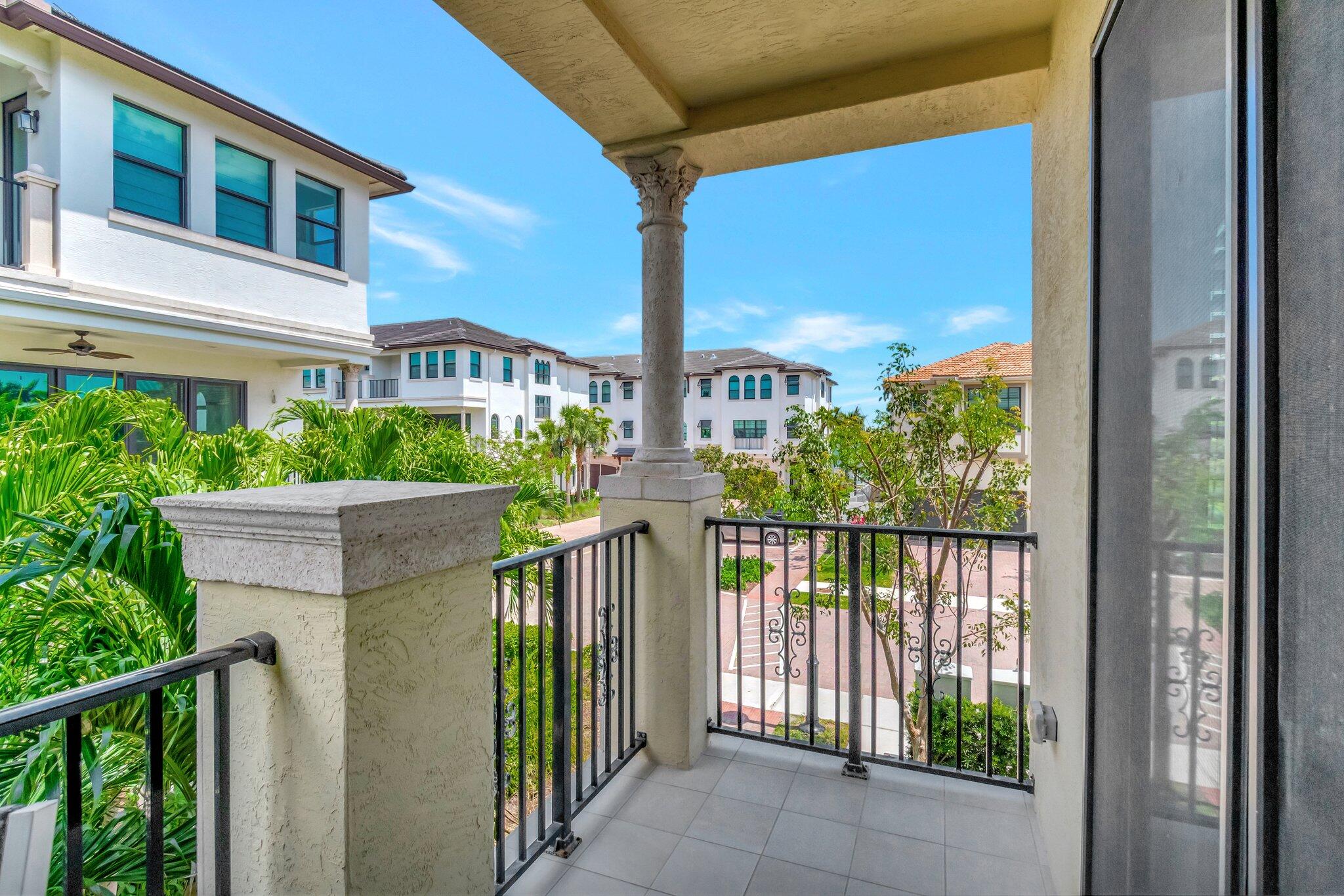 623 Windward Circle S