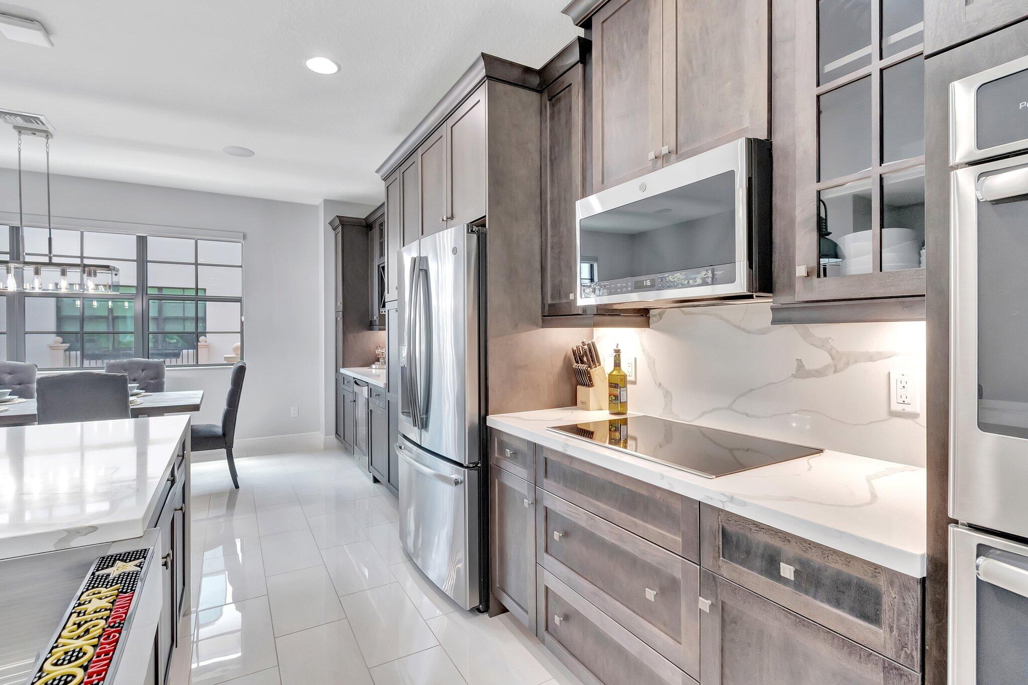 623 Windward Circle S