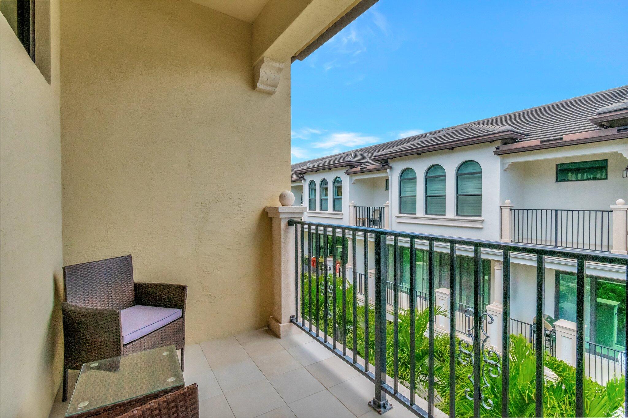 623 Windward Circle S