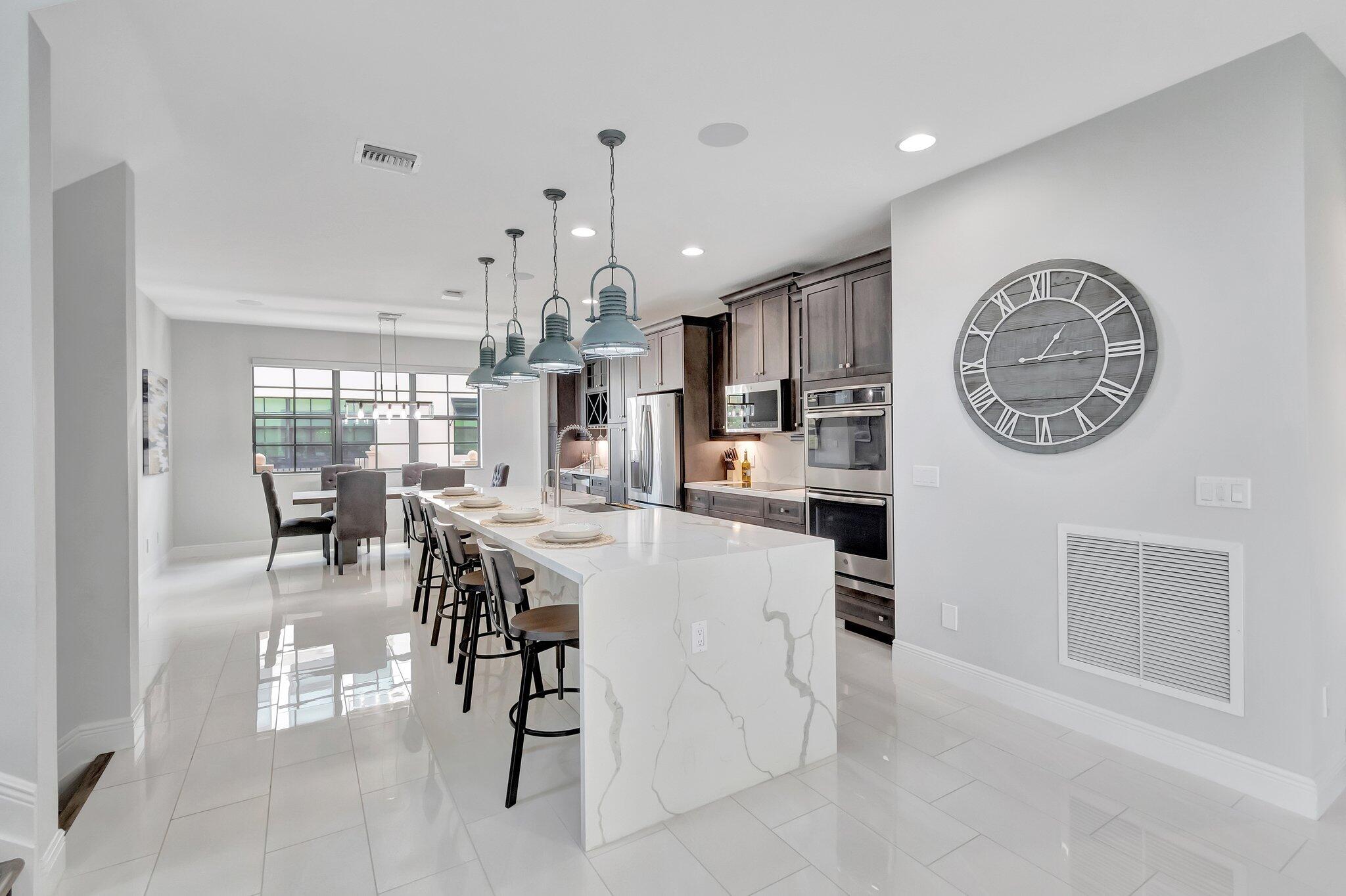 623 Windward Circle S