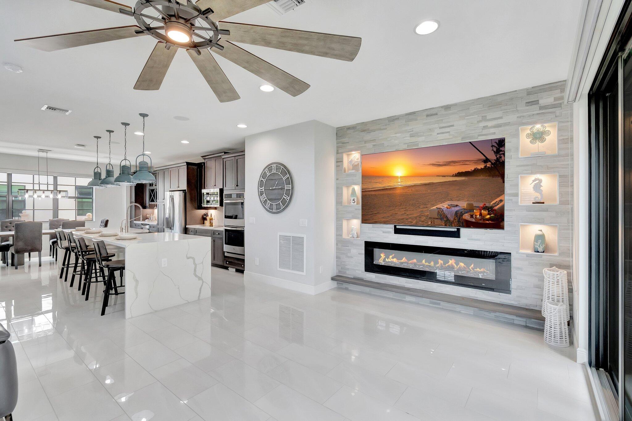 623 Windward Circle S