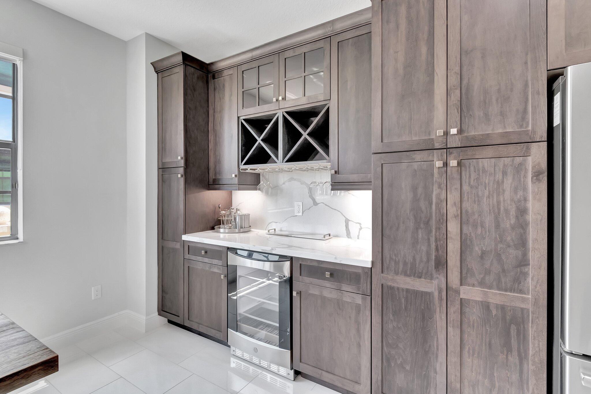 623 Windward Circle S