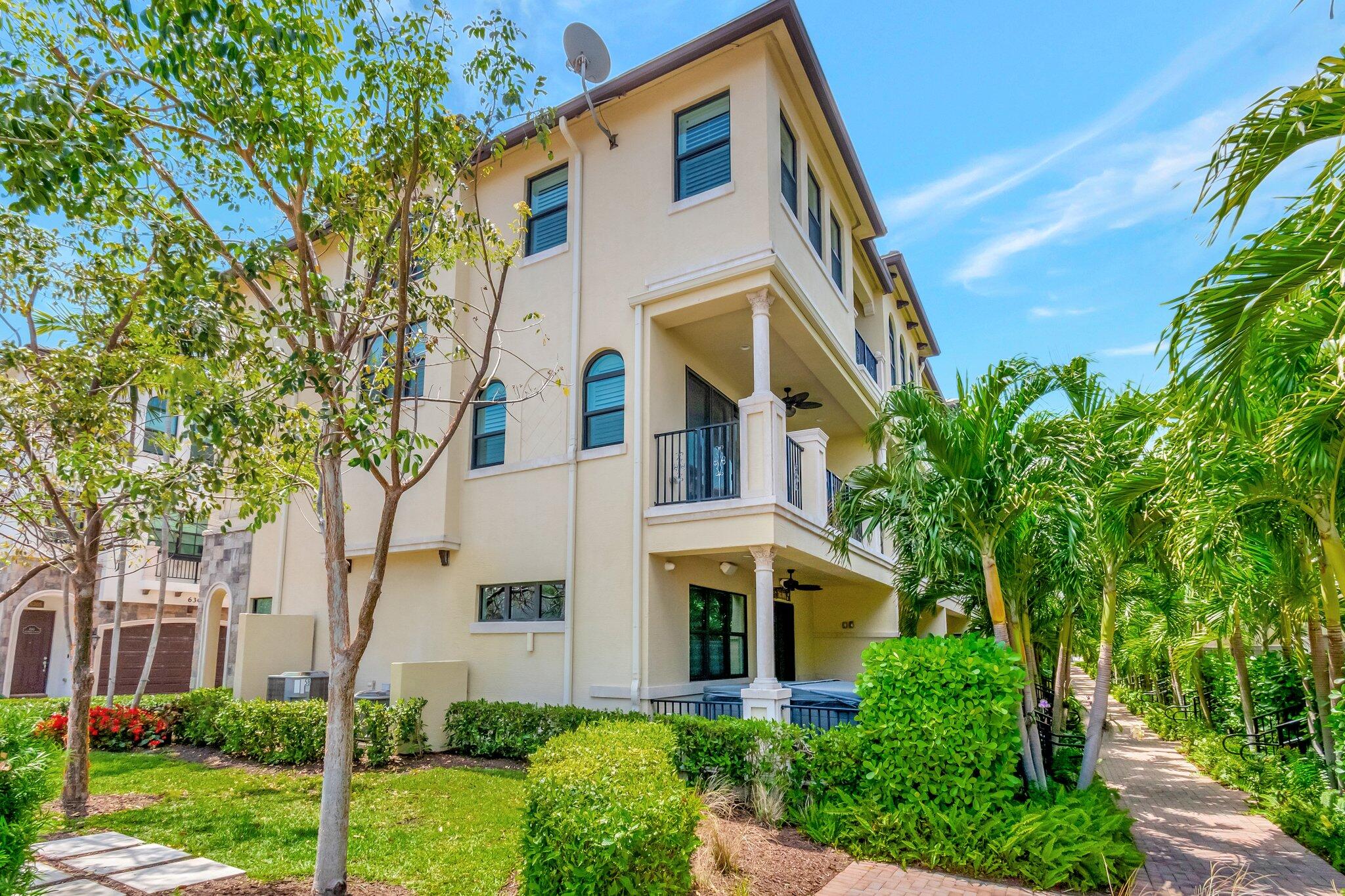 623 Windward Circle S