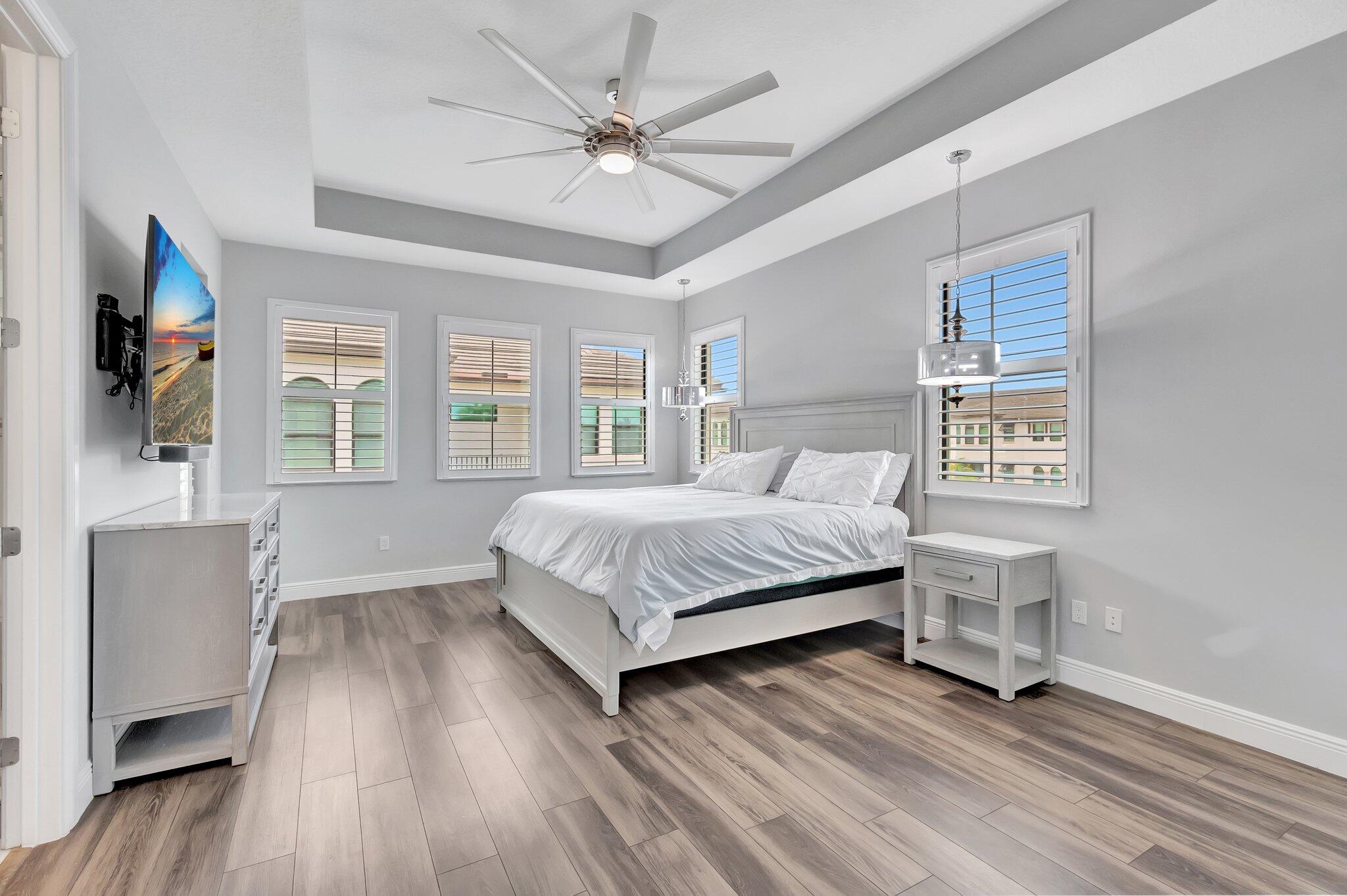 623 Windward Circle S