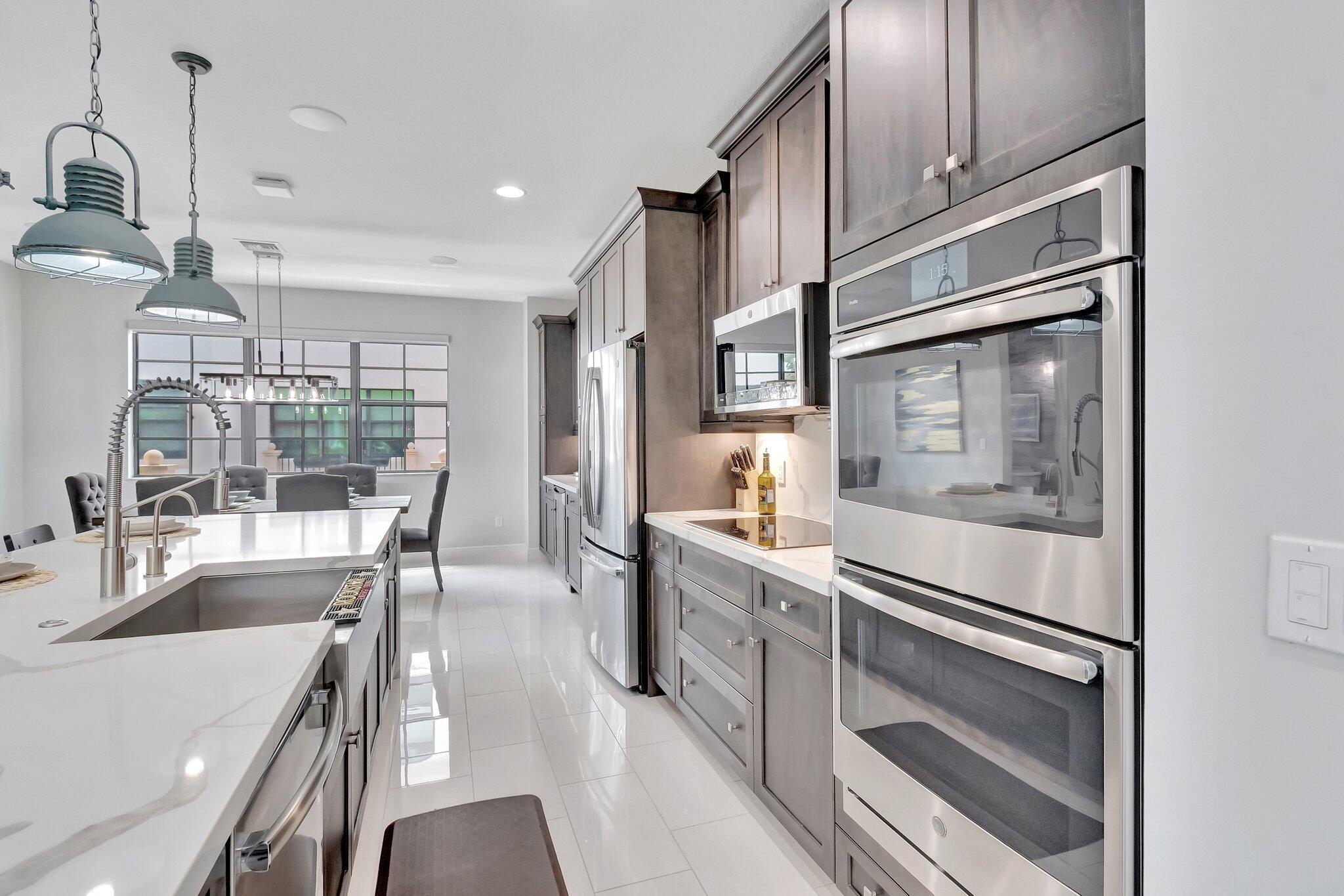 623 Windward Circle S