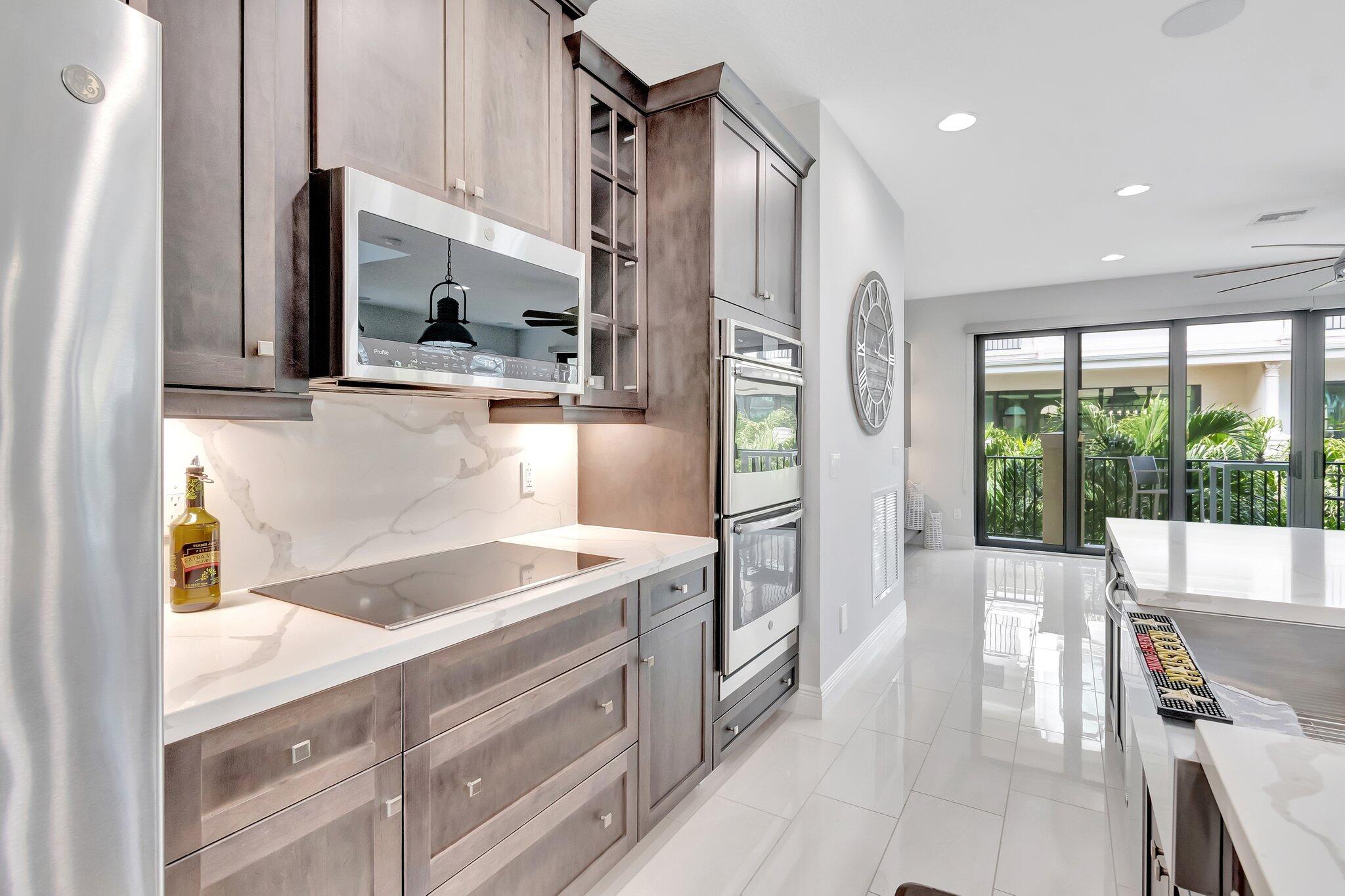 623 Windward Circle S