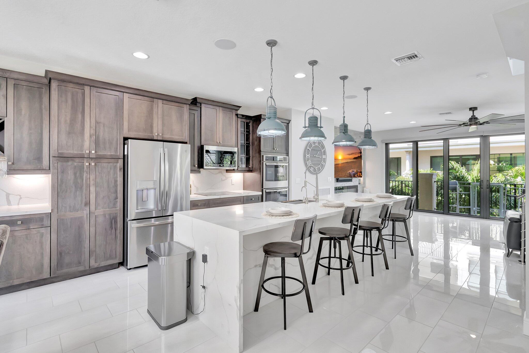 623 Windward Circle S