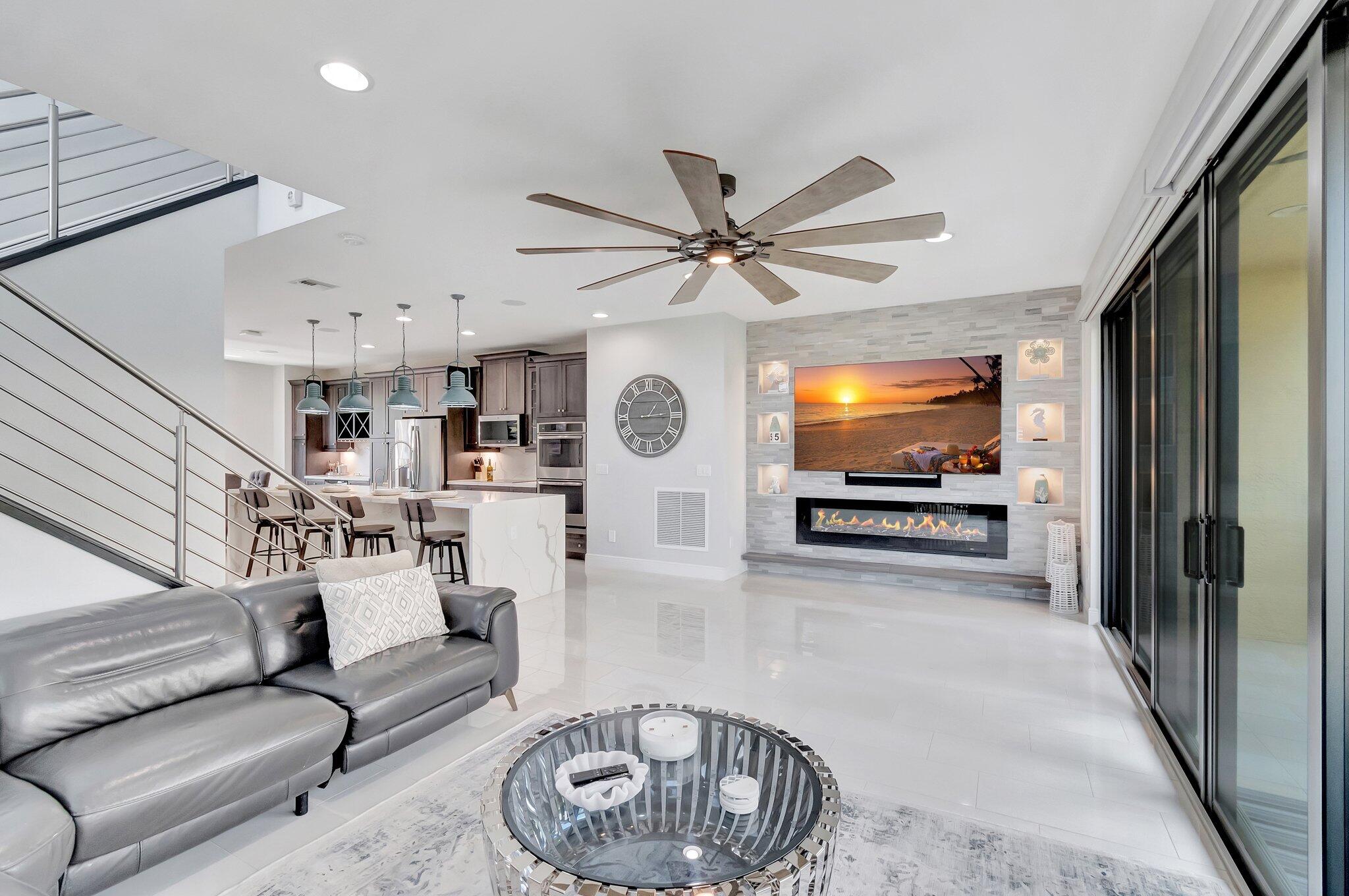 623 Windward Circle S