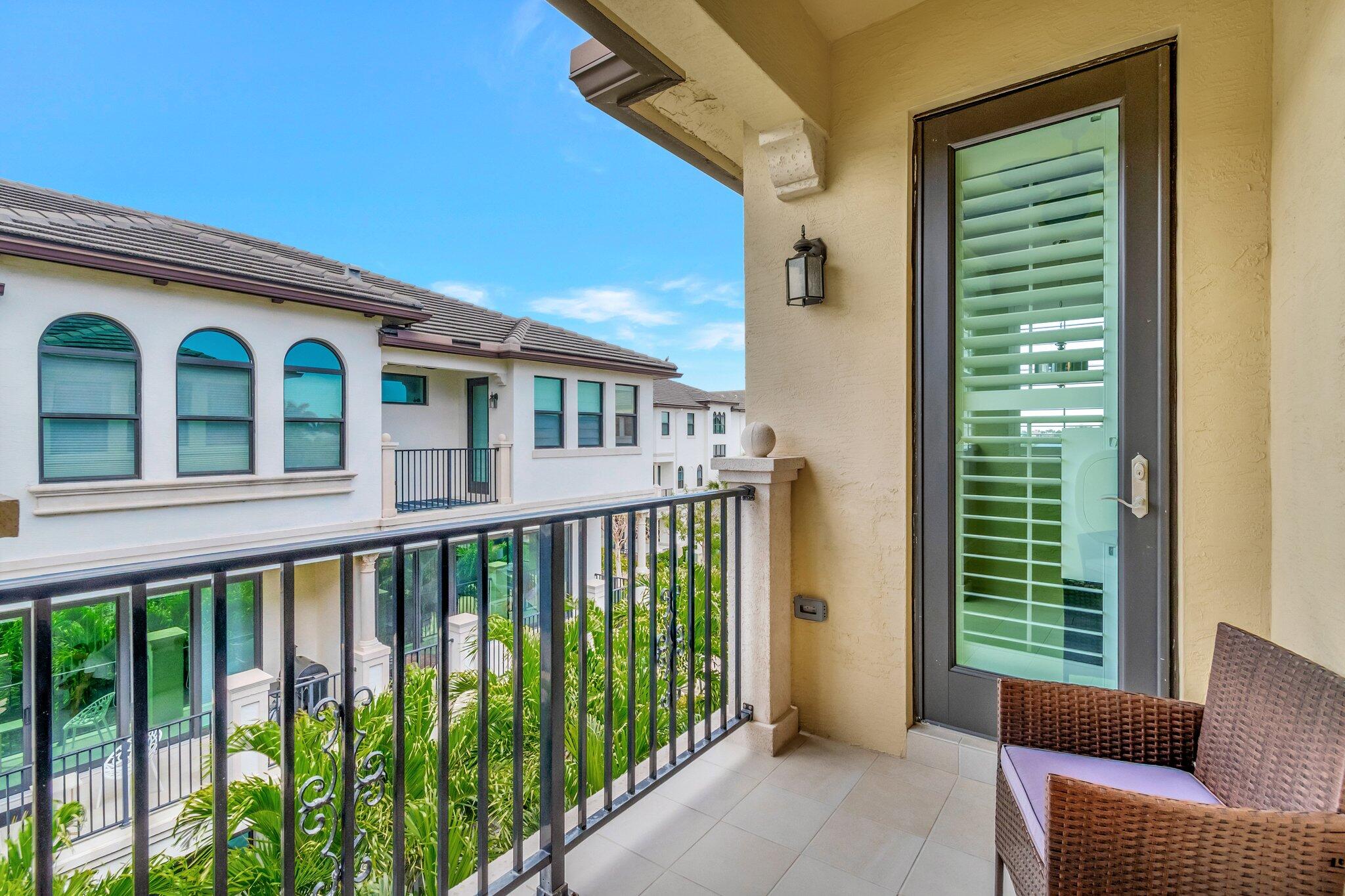 623 Windward Circle S