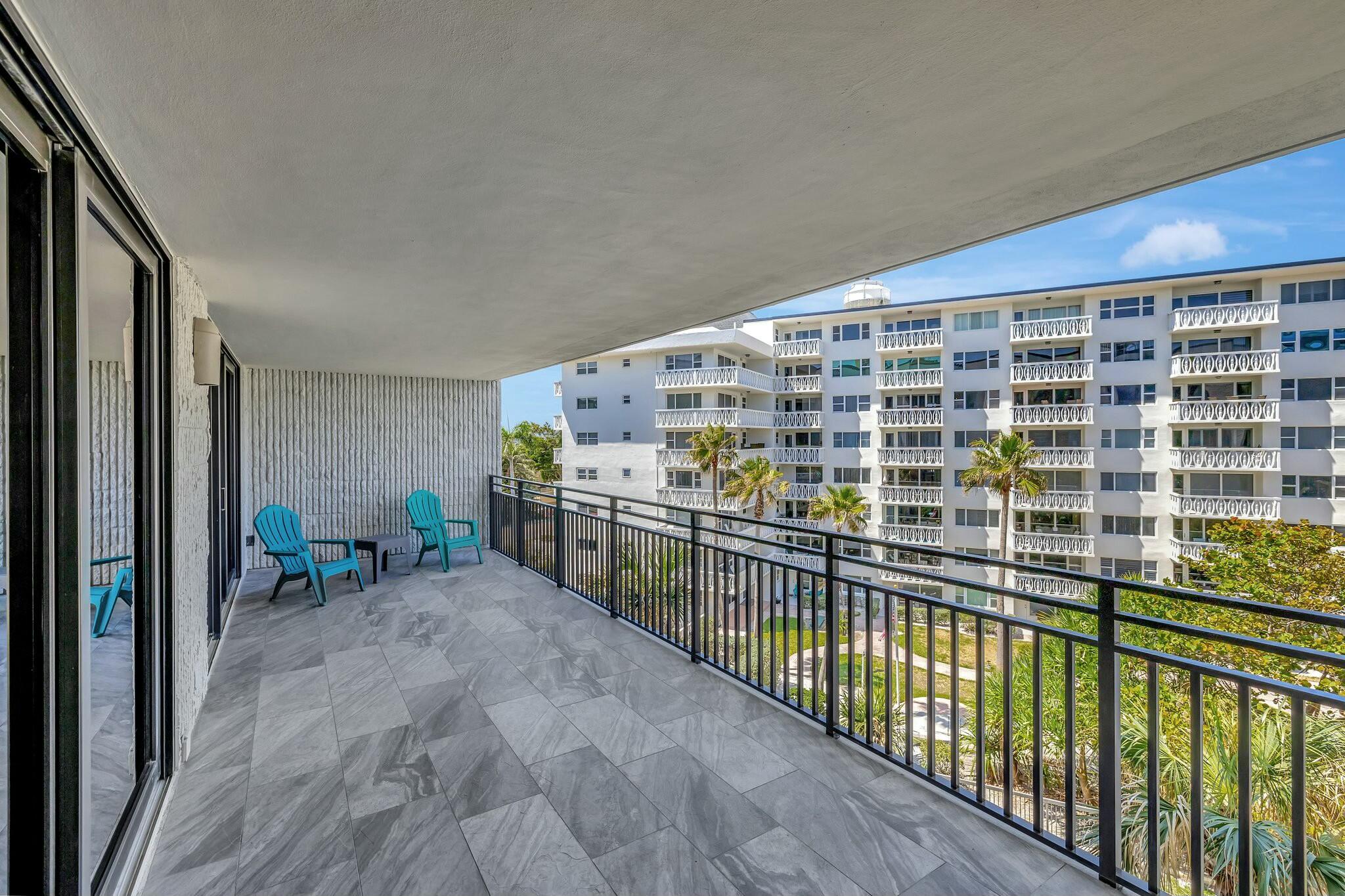 1167 Hillsboro Mile 405