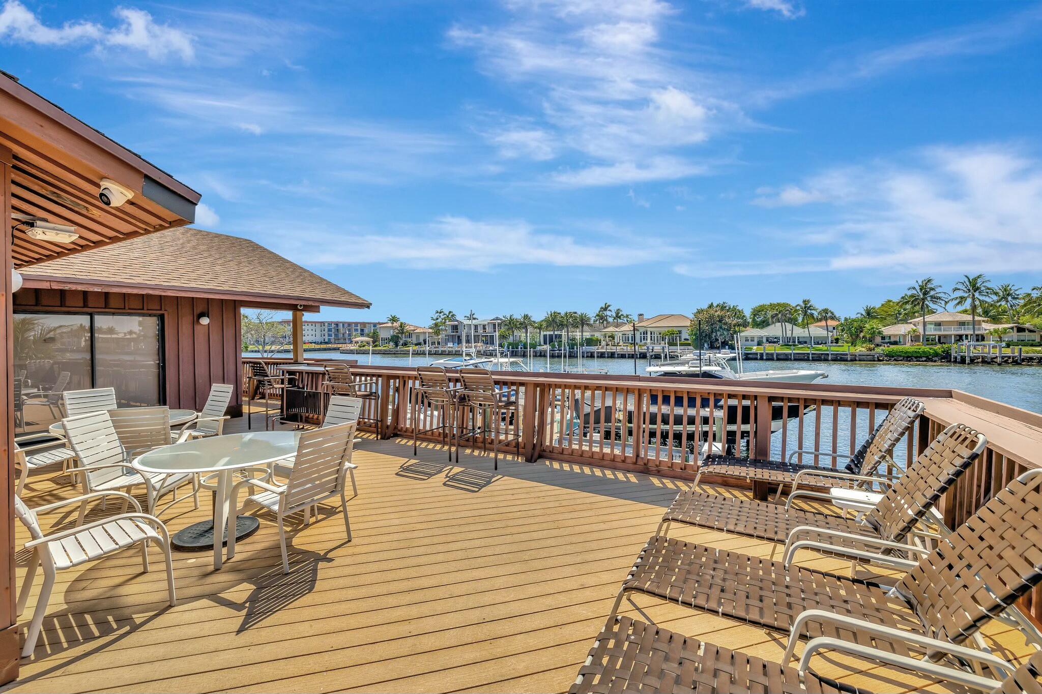 1167 Hillsboro Mile 405