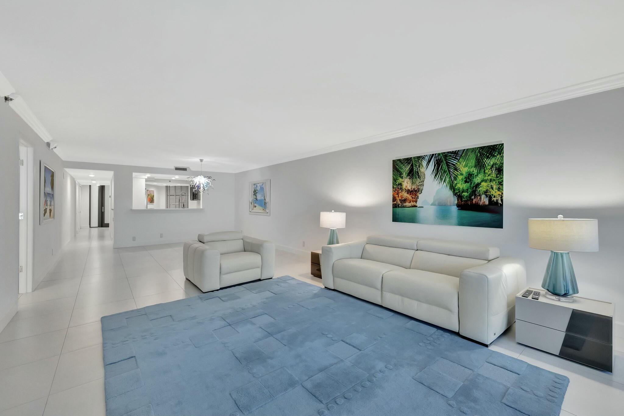 1167 Hillsboro Mile 405