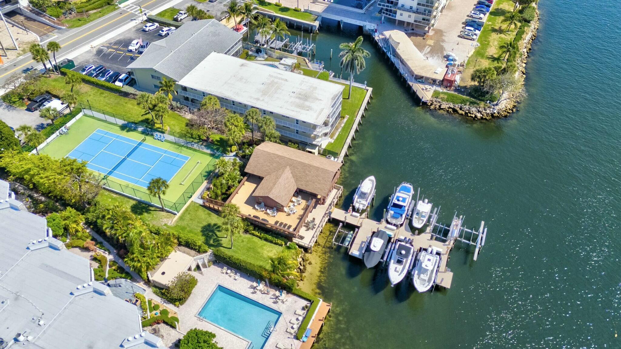 1167 Hillsboro Mile 405