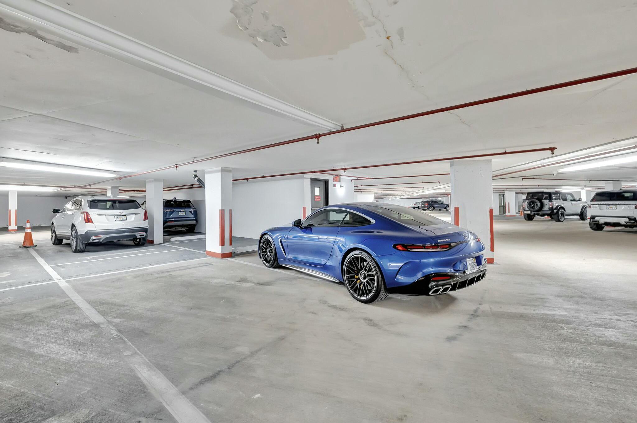 1167 Hillsboro Mile 405