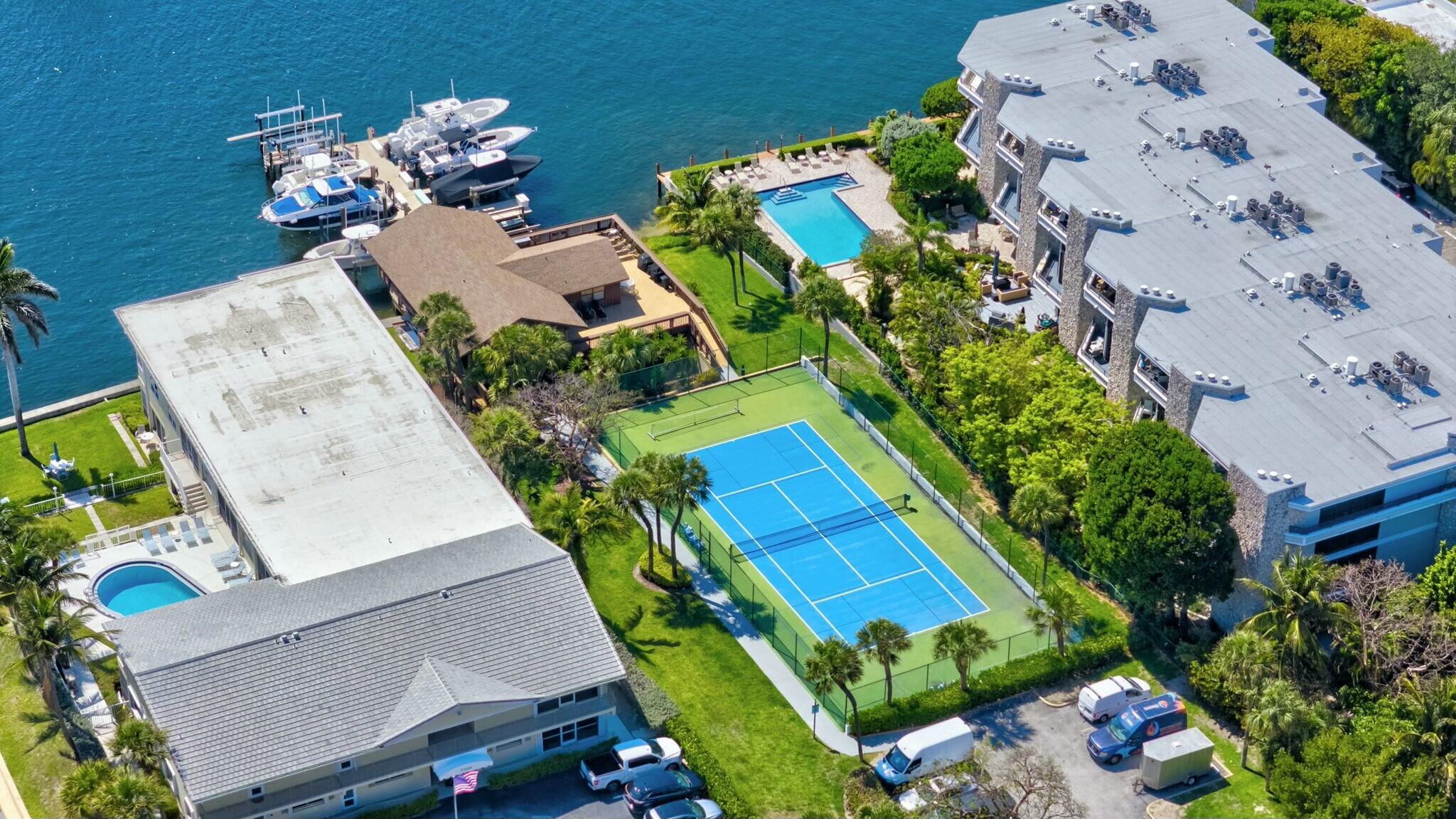 1167 Hillsboro Mile 405