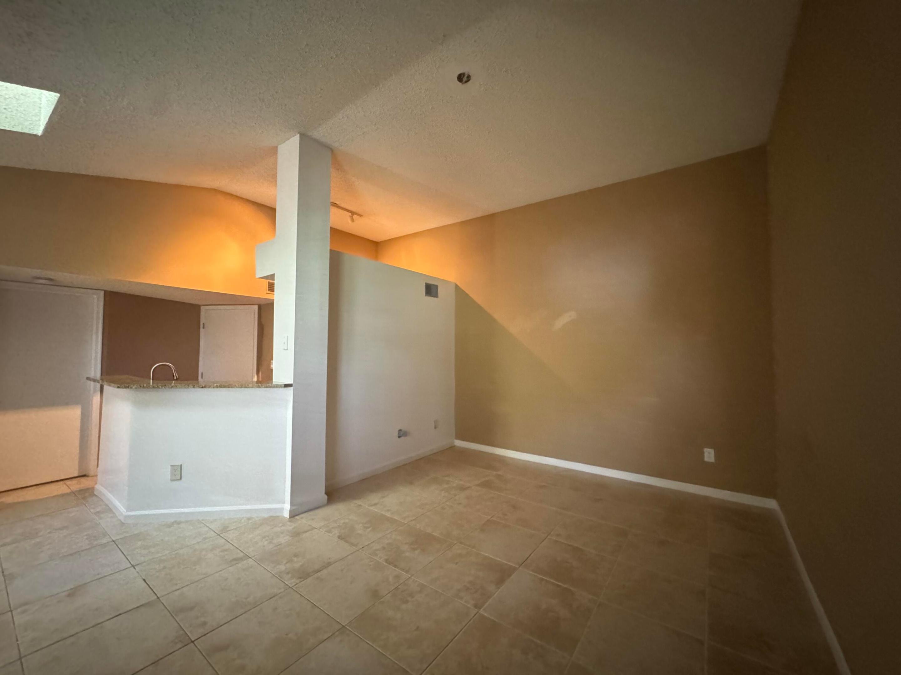 1165 Crystal Way L
