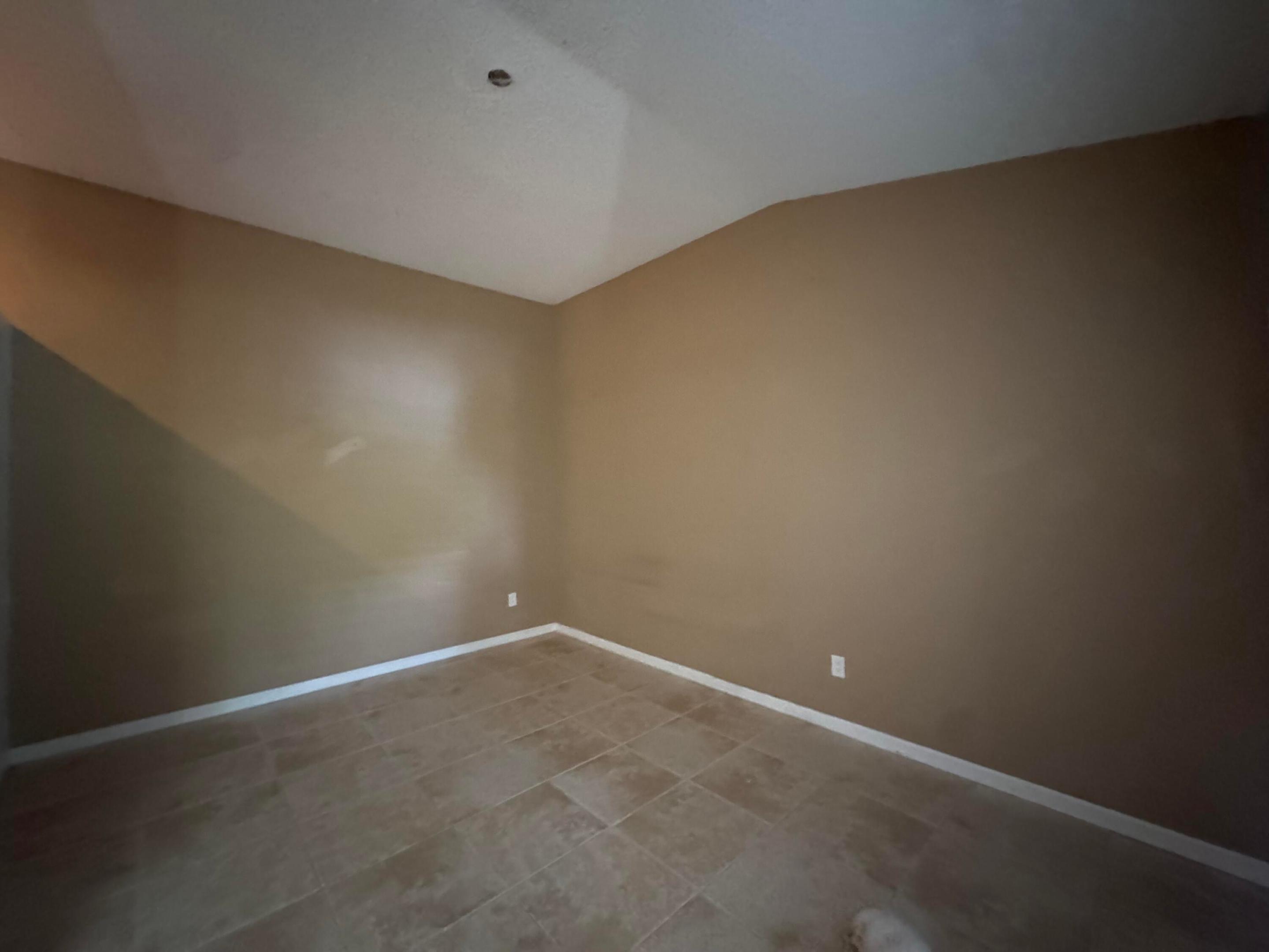 1165 Crystal Way L