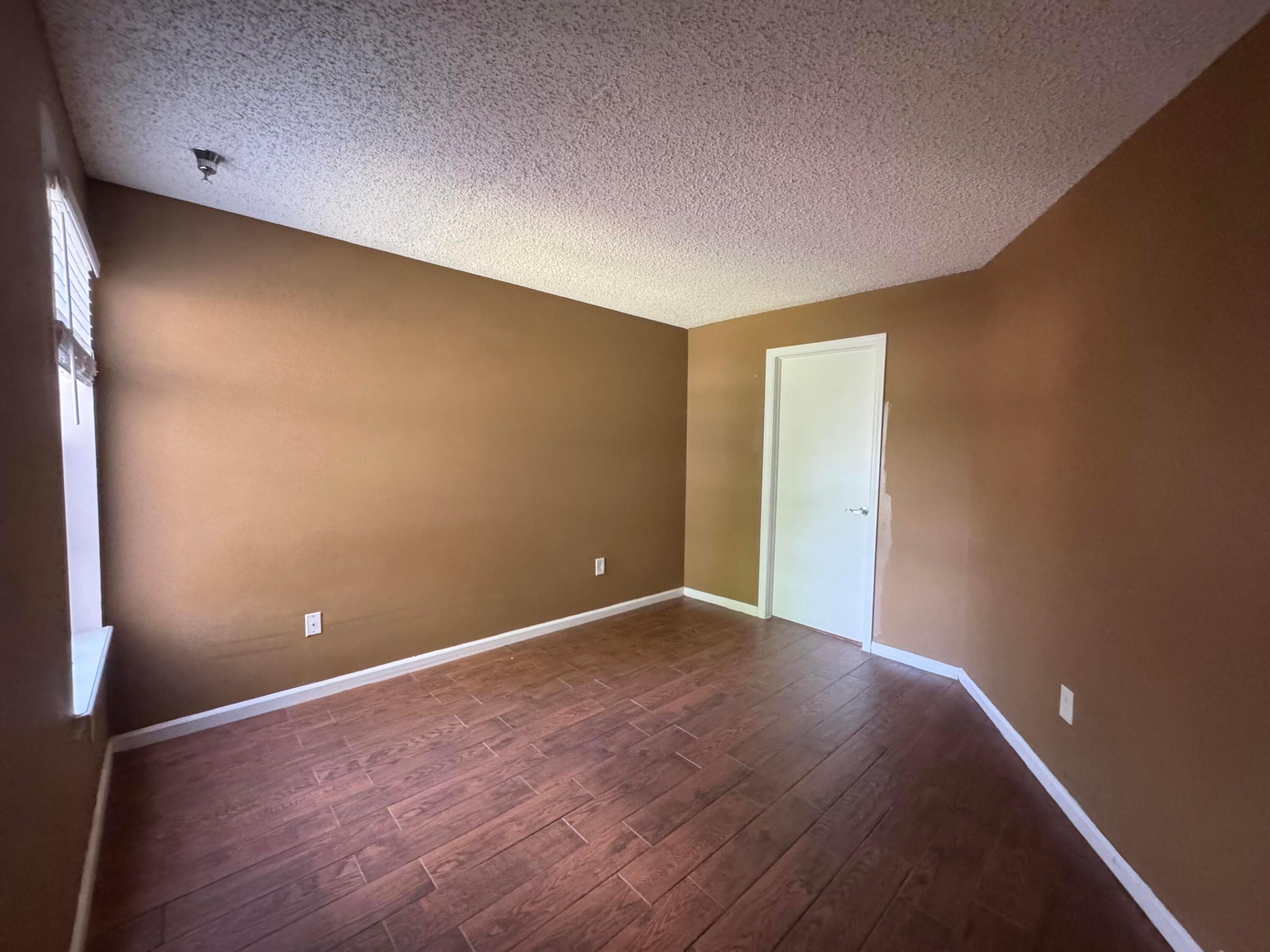 1165 Crystal Way L