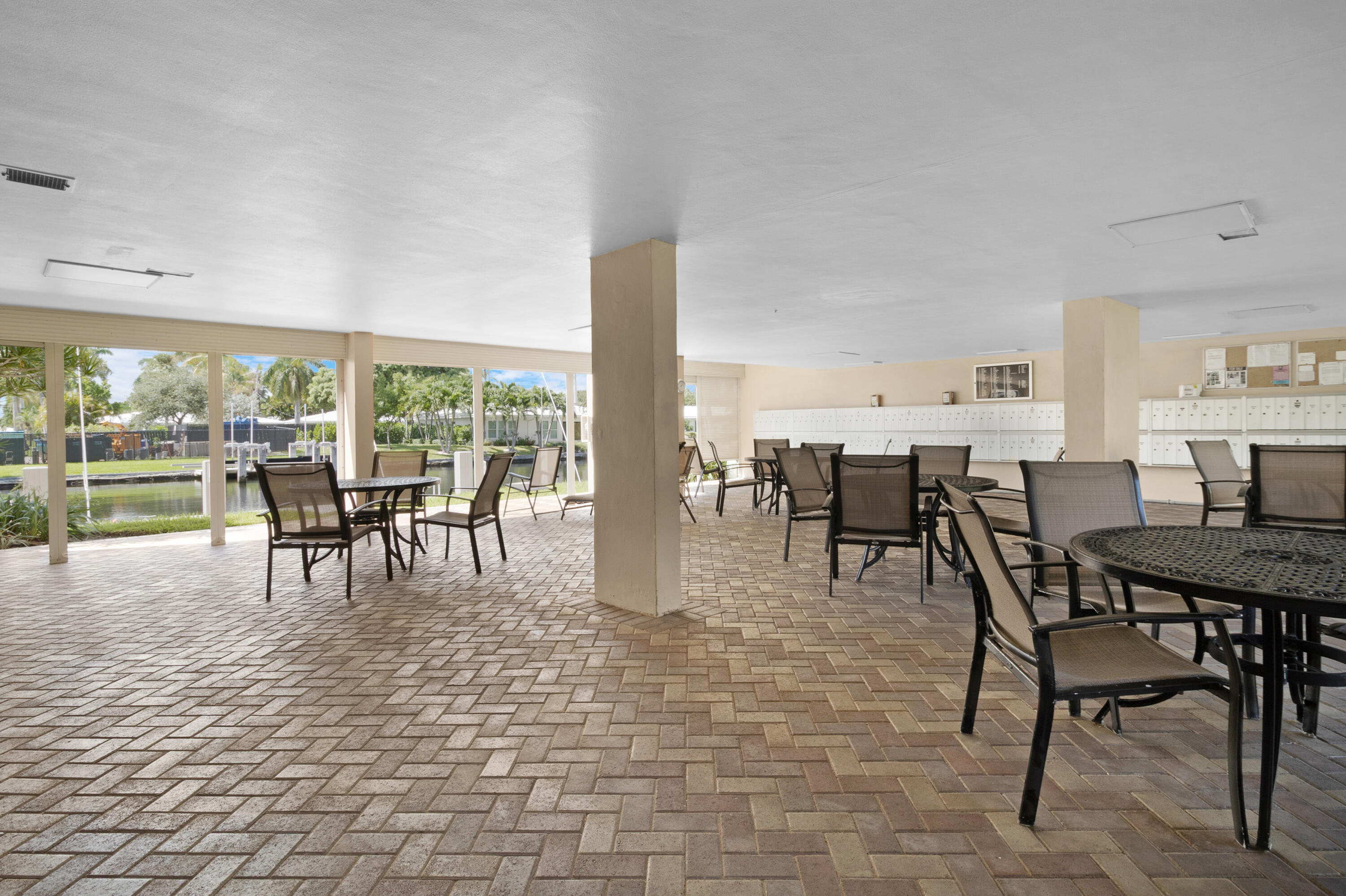 1481 S Ocean 208e, Lauderdale-By-The-Sea Unit: 208e
