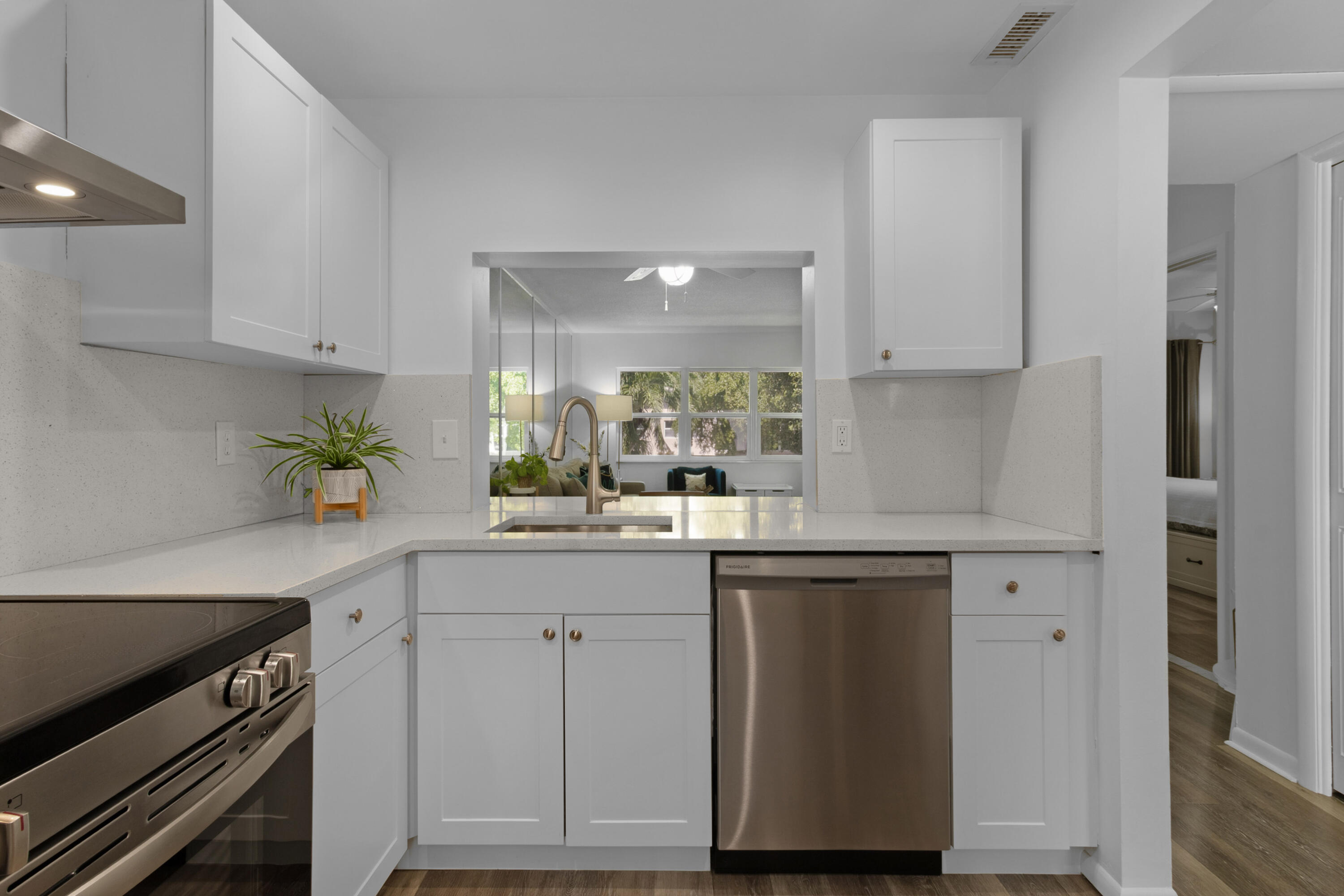 1481 S Ocean 208e, Lauderdale-By-The-Sea Unit: 208e