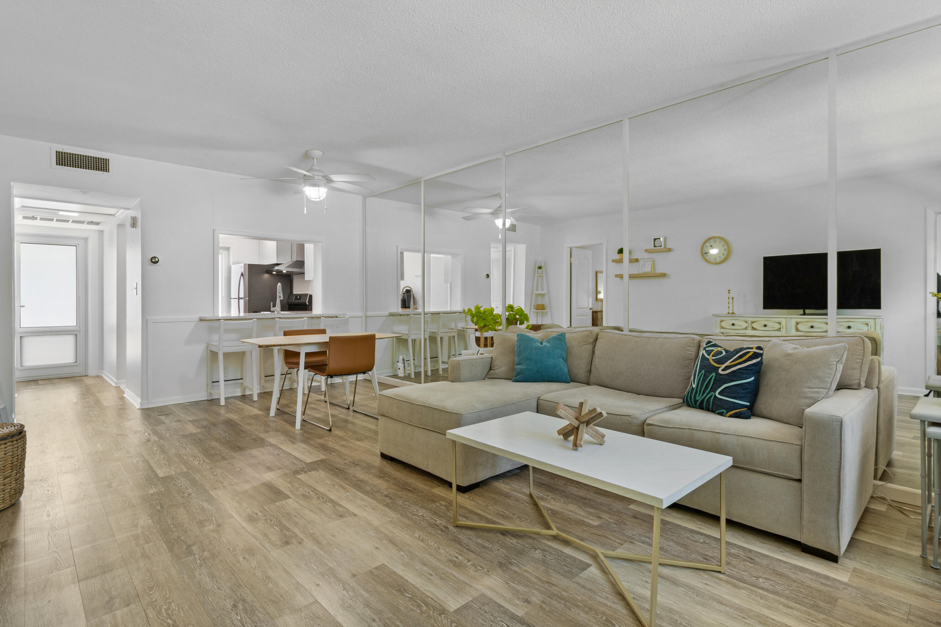 1481 S Ocean 208e, Lauderdale-By-The-Sea Unit: 208e