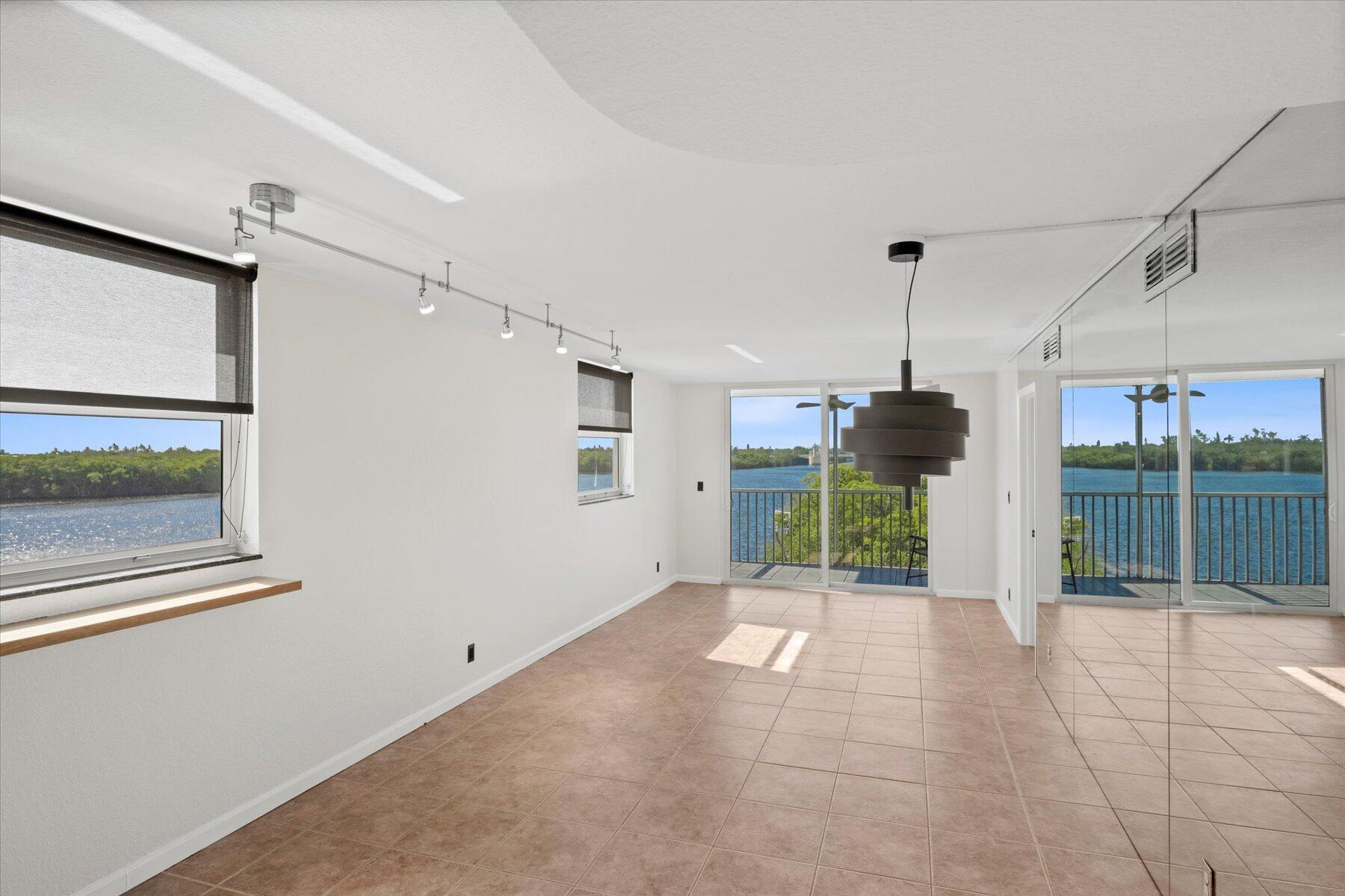 689 NE 6th Court 4010