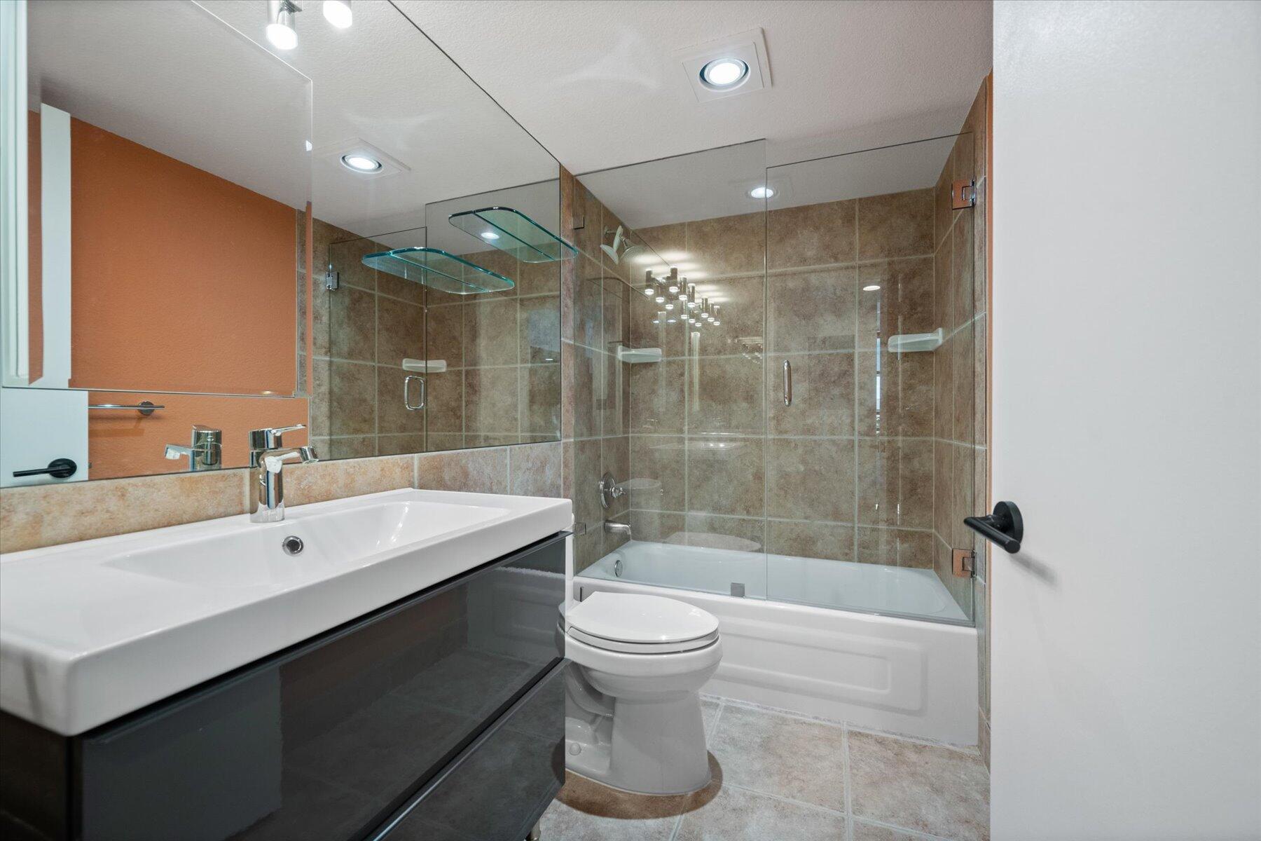 689 NE 6th Court 4010