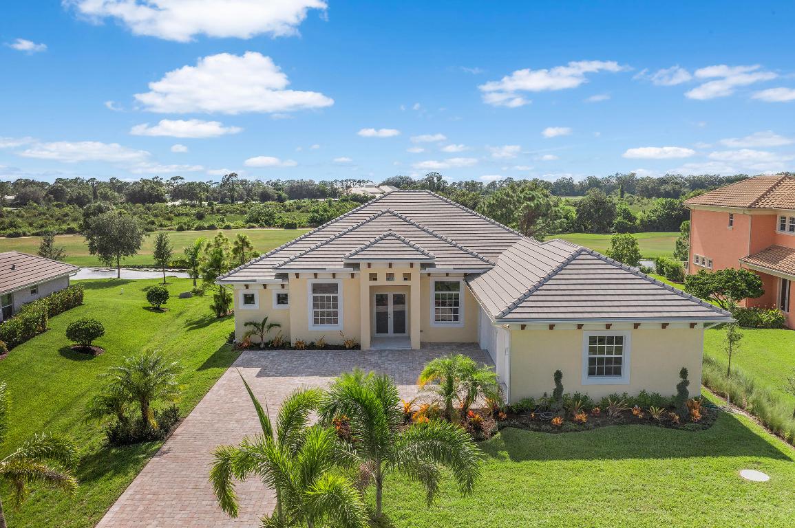 1232 SW Squire Johns Lane