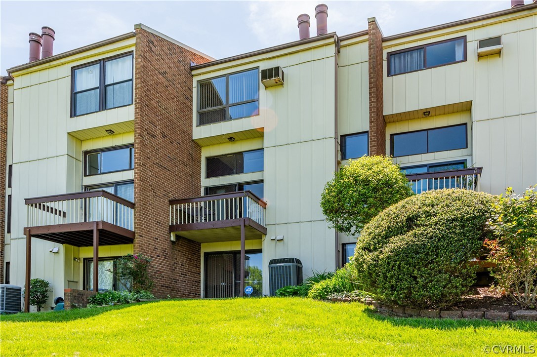 318 Colonel Dr