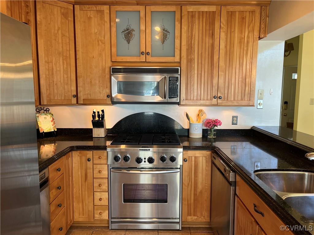 65 Oyster Shell Rd Unit#8