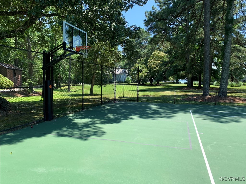 65 Oyster Shell Rd Unit#8