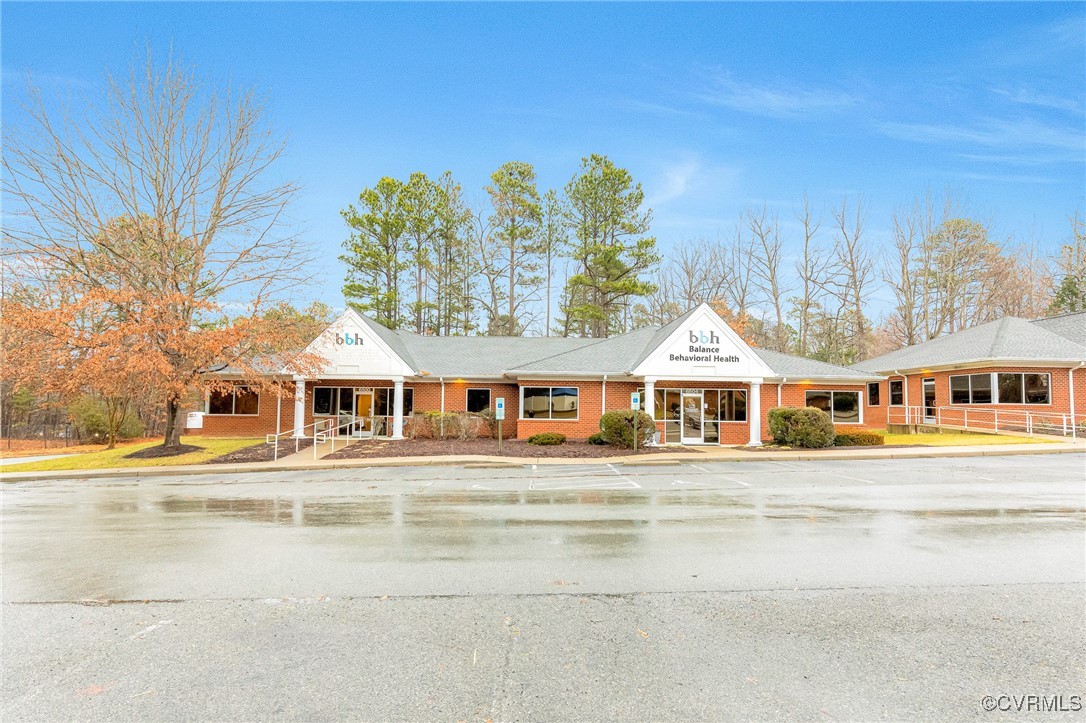 6500 Woodlake Village Cir