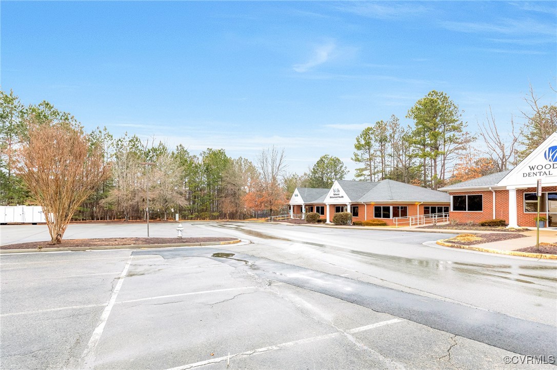 6500 Woodlake Village Cir