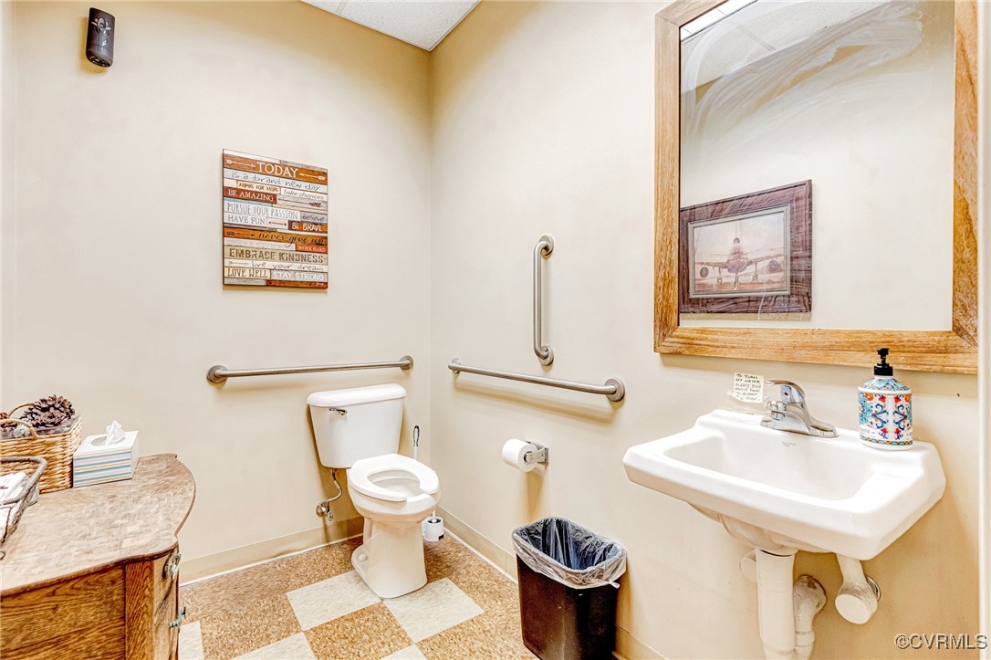 6500 Woodlake Village Cir