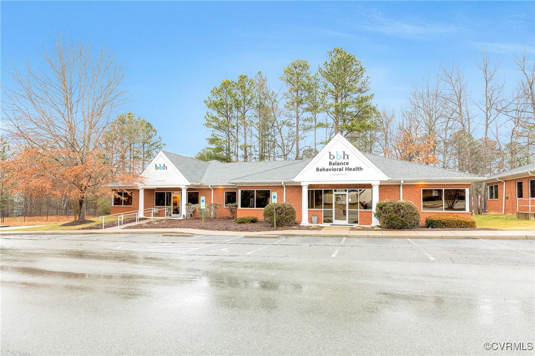 6500 Woodlake Village Cir