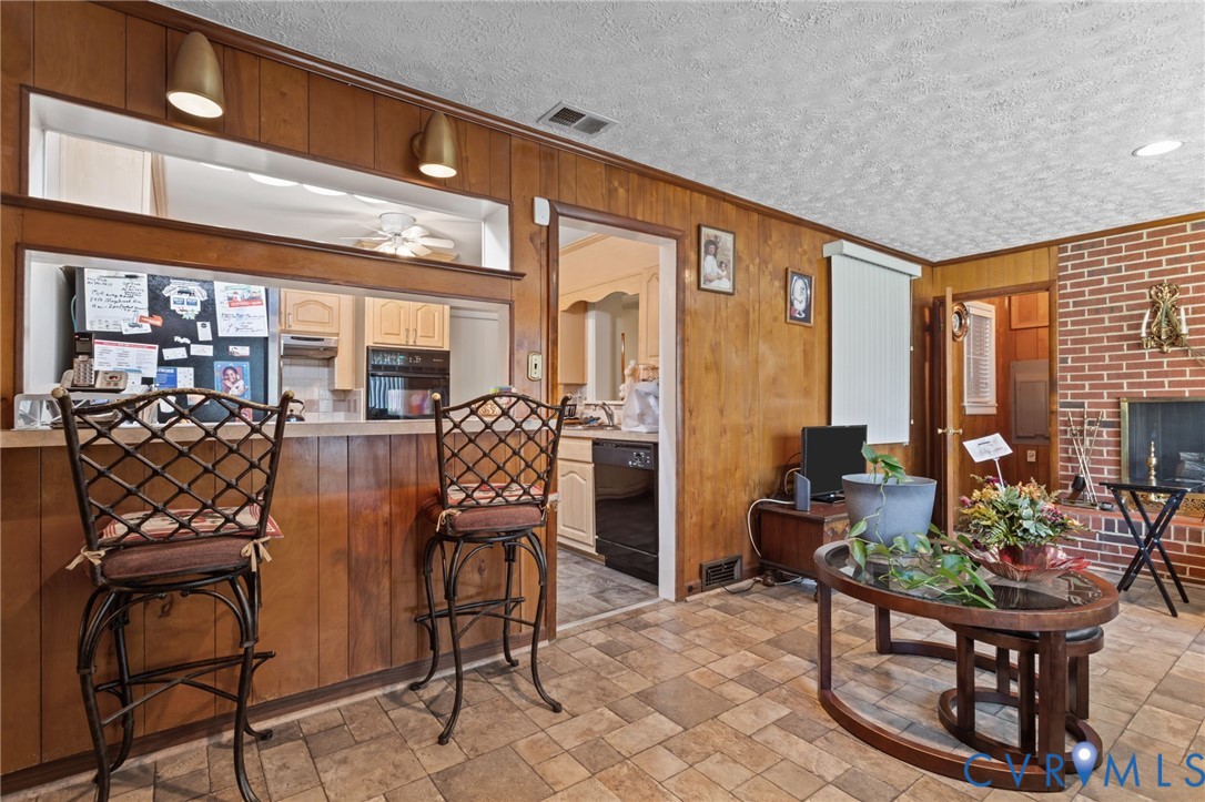 1635 Forest Glen Rd
